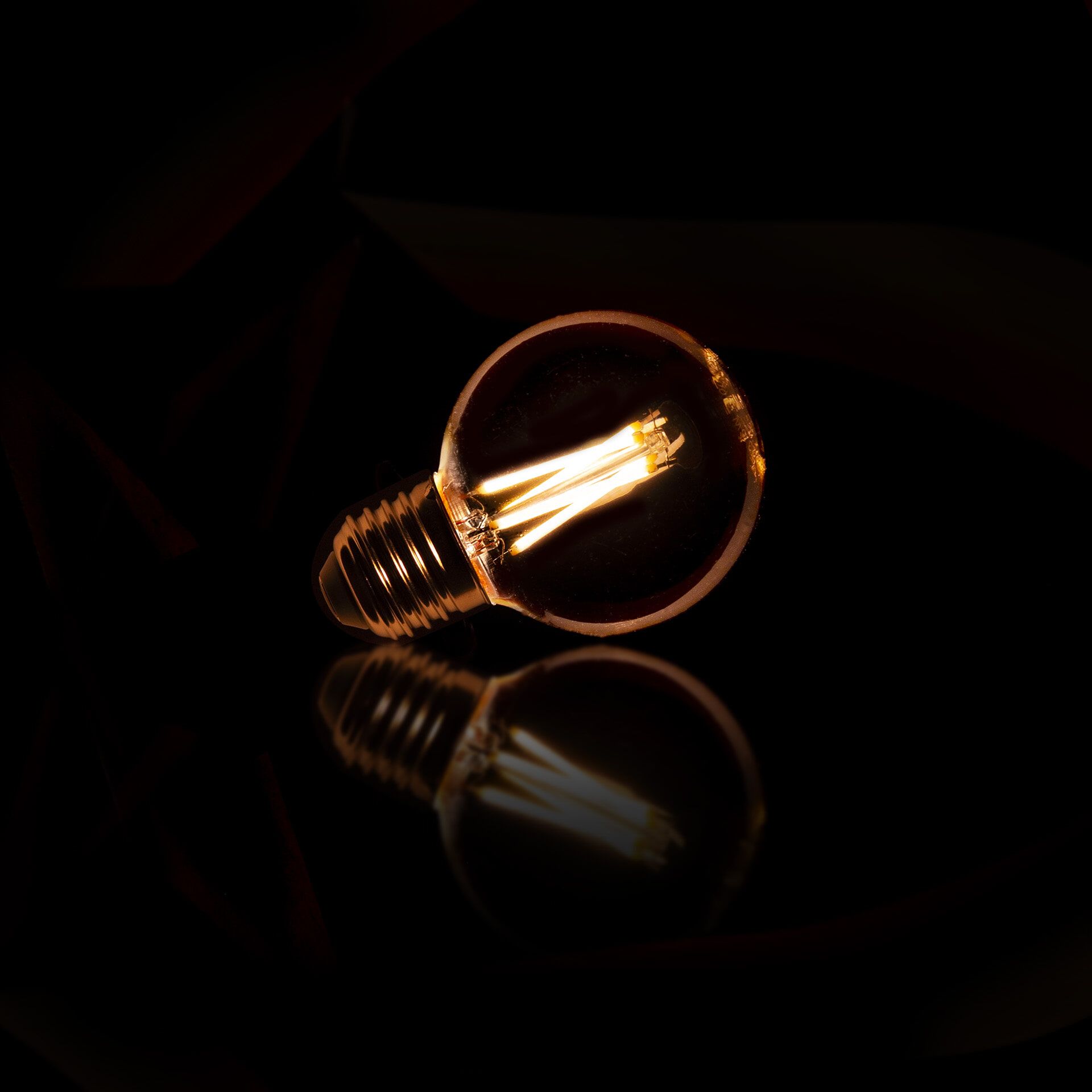 Amberkleurige Kooldraad LED‑bol 6 cm – Dimbare sfeerlamp van LifestyleFurn