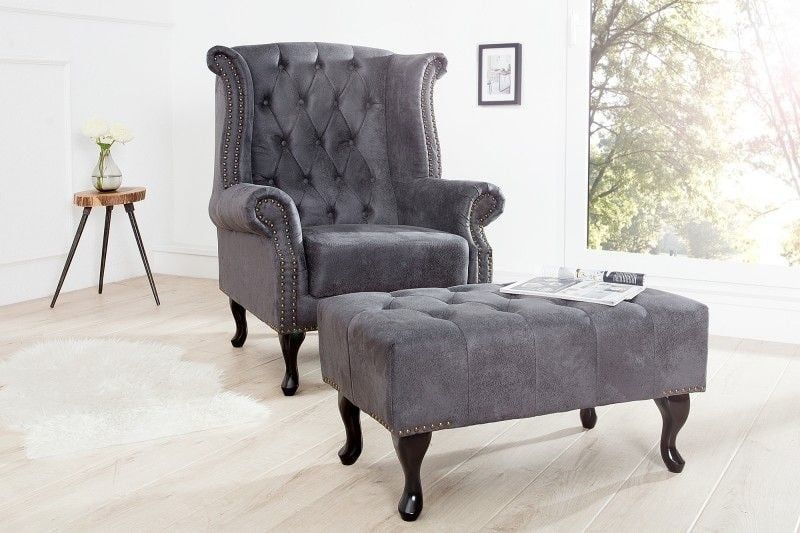 Antiekgrijze Chesterfield Voetenbank met Knoopstiksel – Elegante Sfeermaker