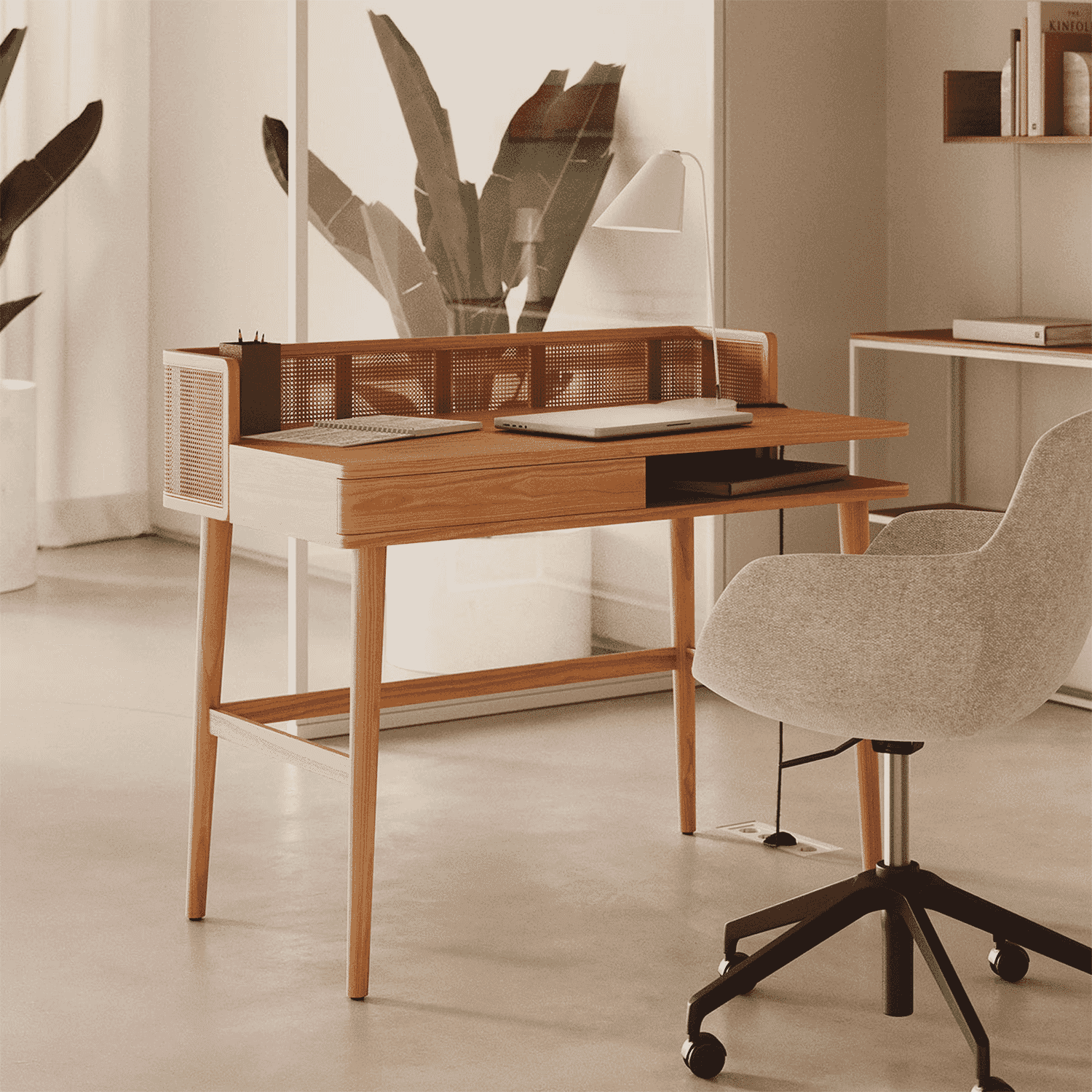 Araxi Werkbureau van Kave Home – Natuurlijke mix hout & rotan, 105 × 62 cm