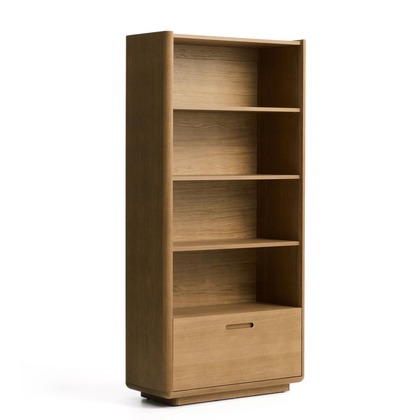 Arelida eiken boekenkast van Kave Home – warm, duurzaam en functioneel
