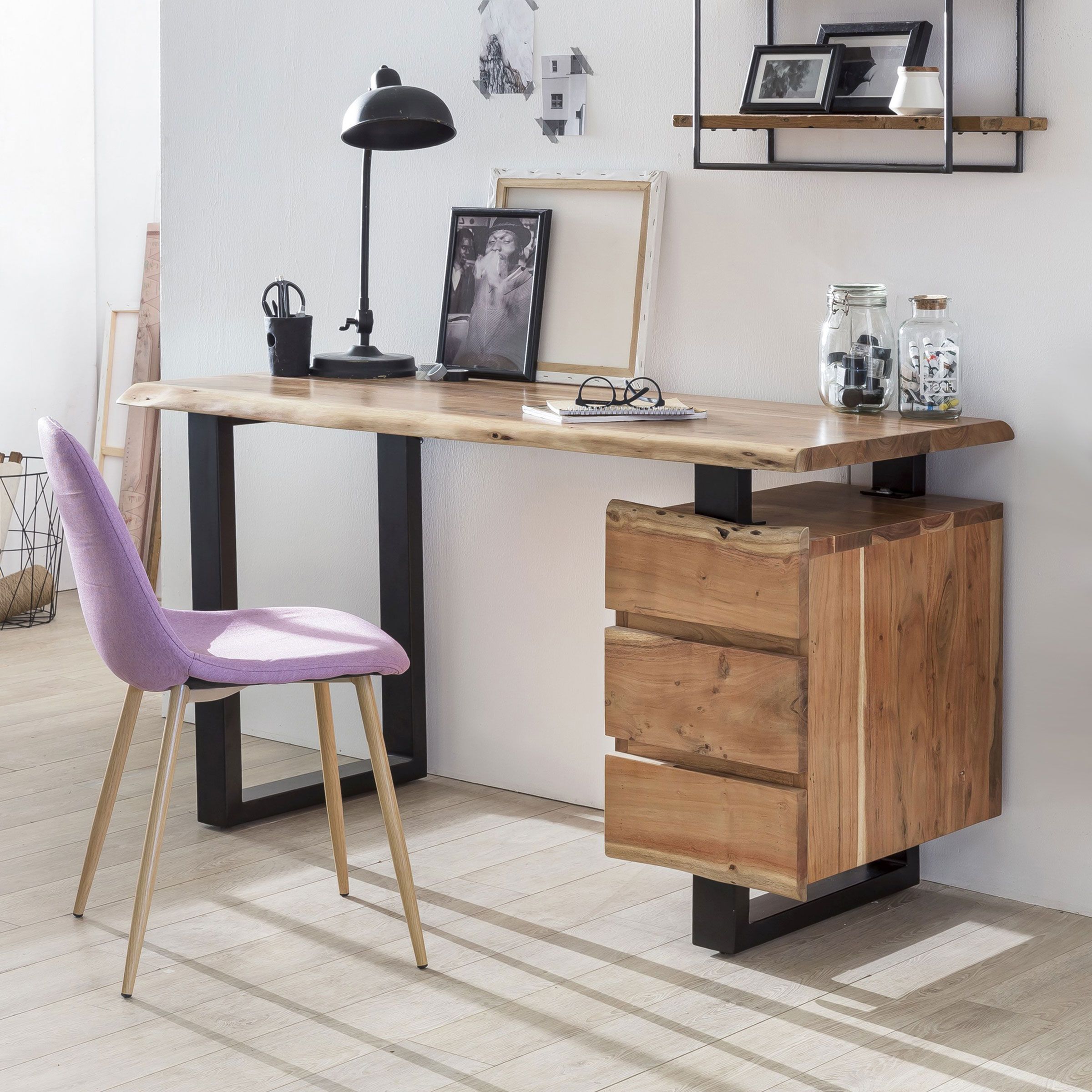 Artistiq Albero bureau 147 cm – massief acaciahout met zwart gelakt metaal