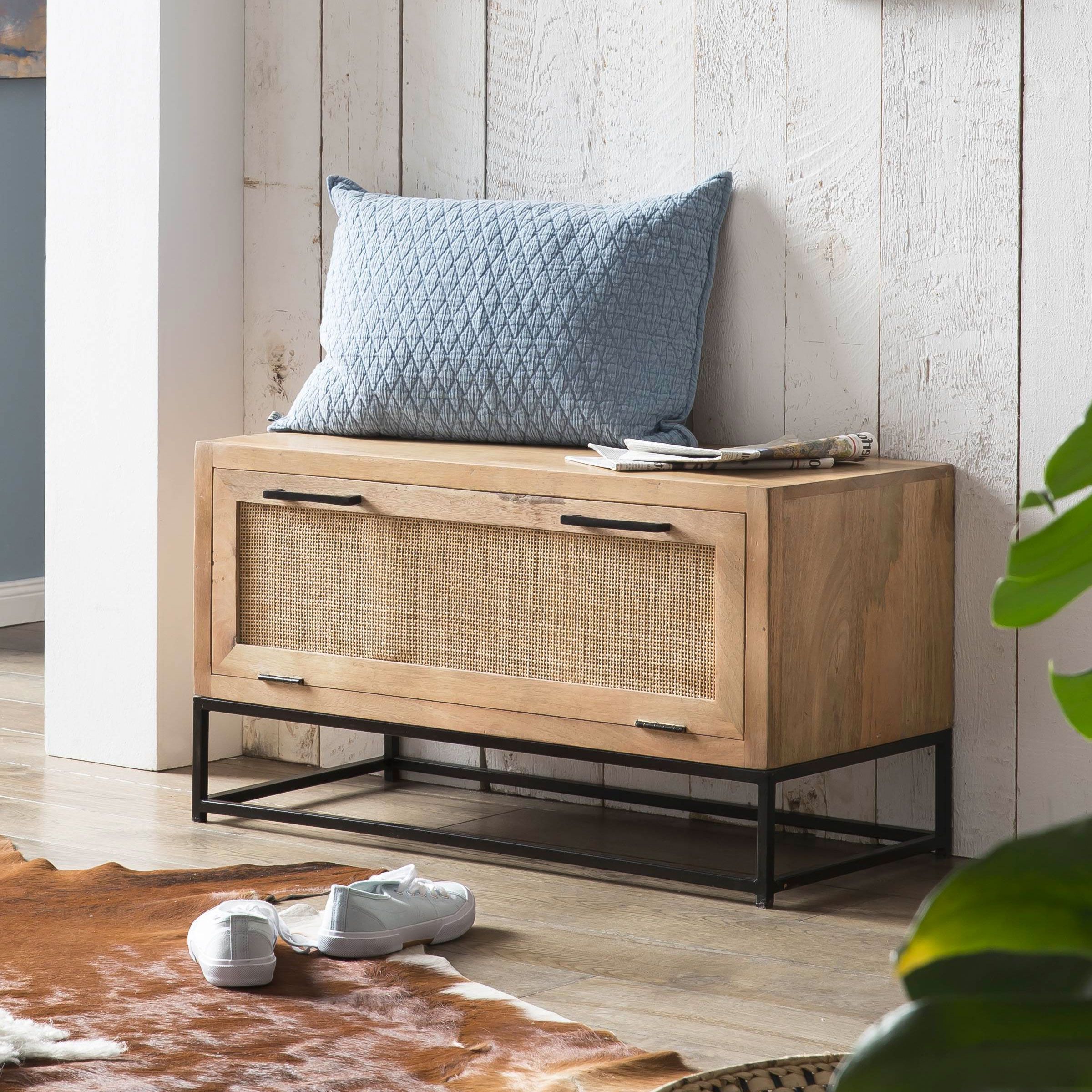 Artistiq Denice schoenenkast – natuurlijke mangohout & rotan, 48×85 cm