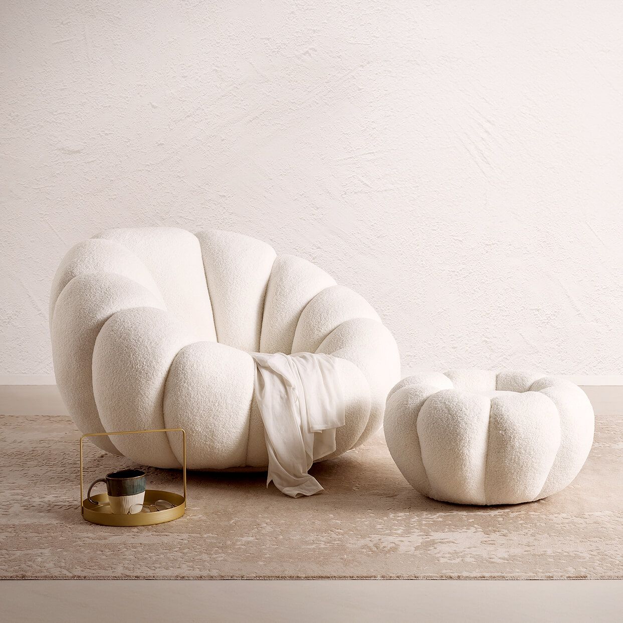Artistiq Fauteuil Dontavis Teddy met poef – Luxe wit lounge‑set