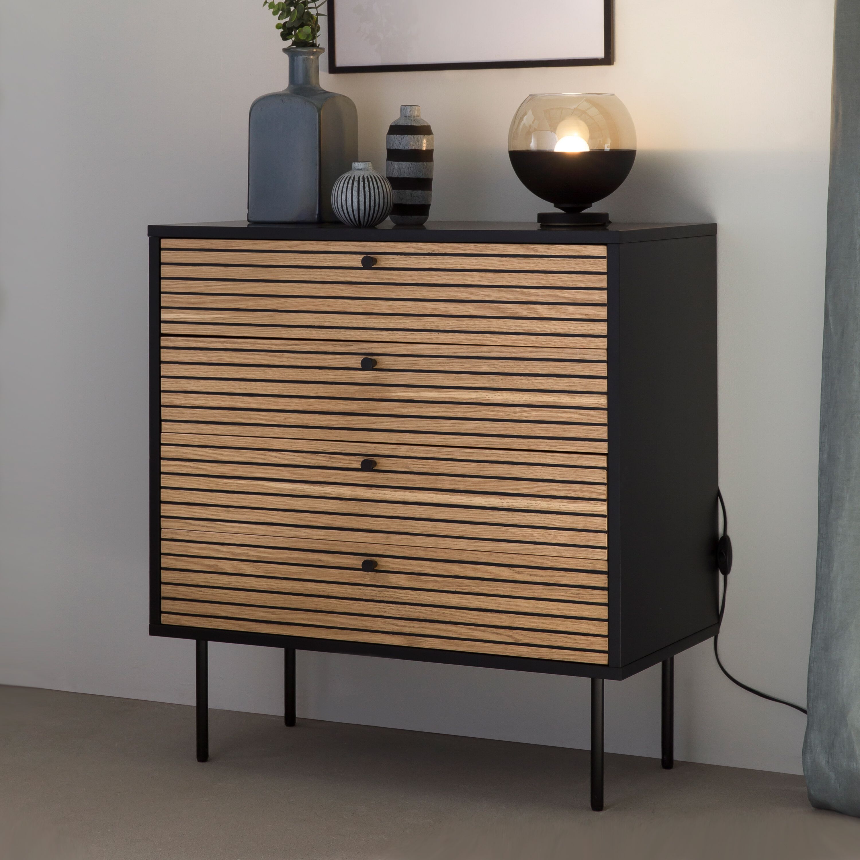 Artistiq Ladekast Sega Eiken 80 cm – Moderne Scandinavische Elegantie in Zwart