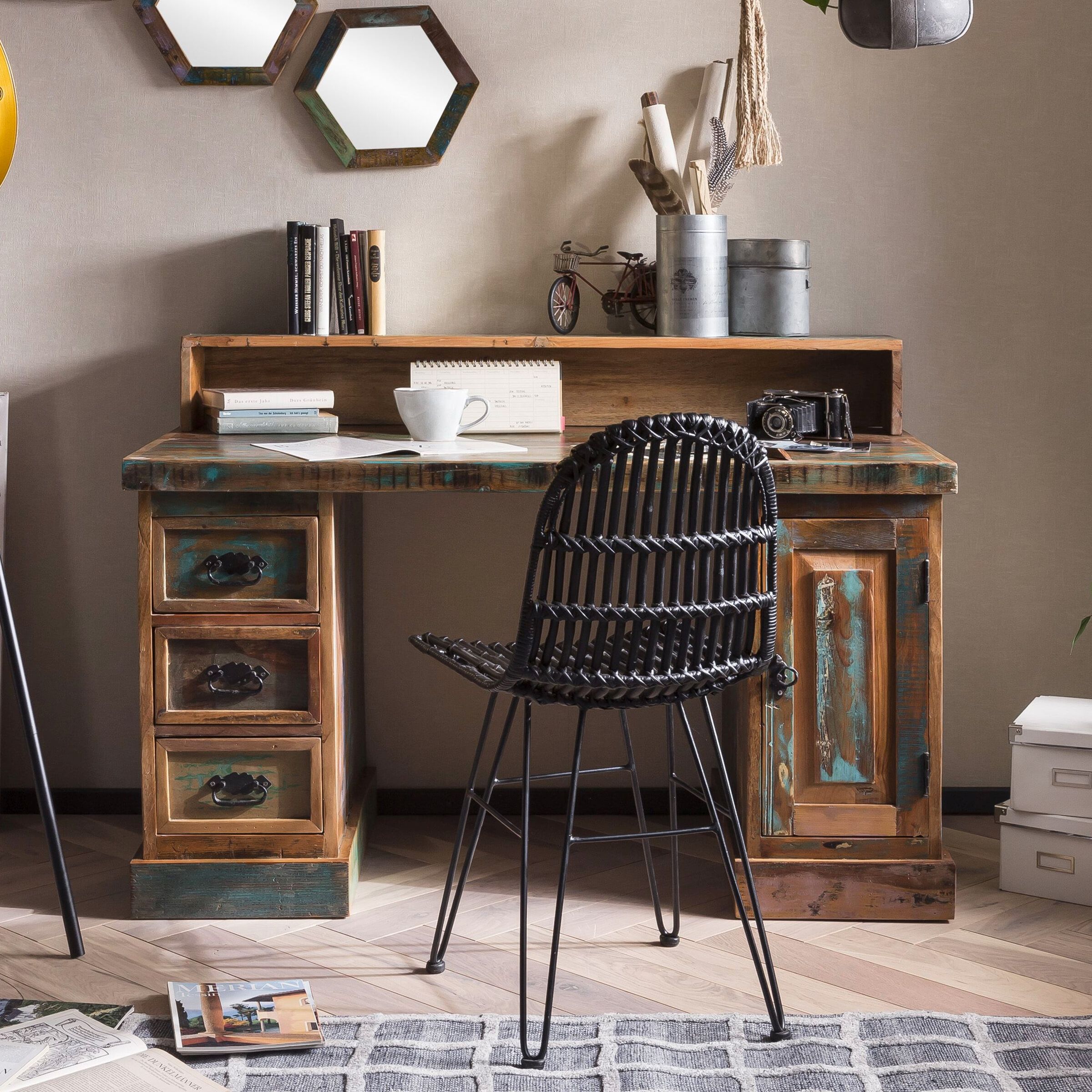 Artistiq Lanea – Duurzaam, uniek houten bureau met lades en deur