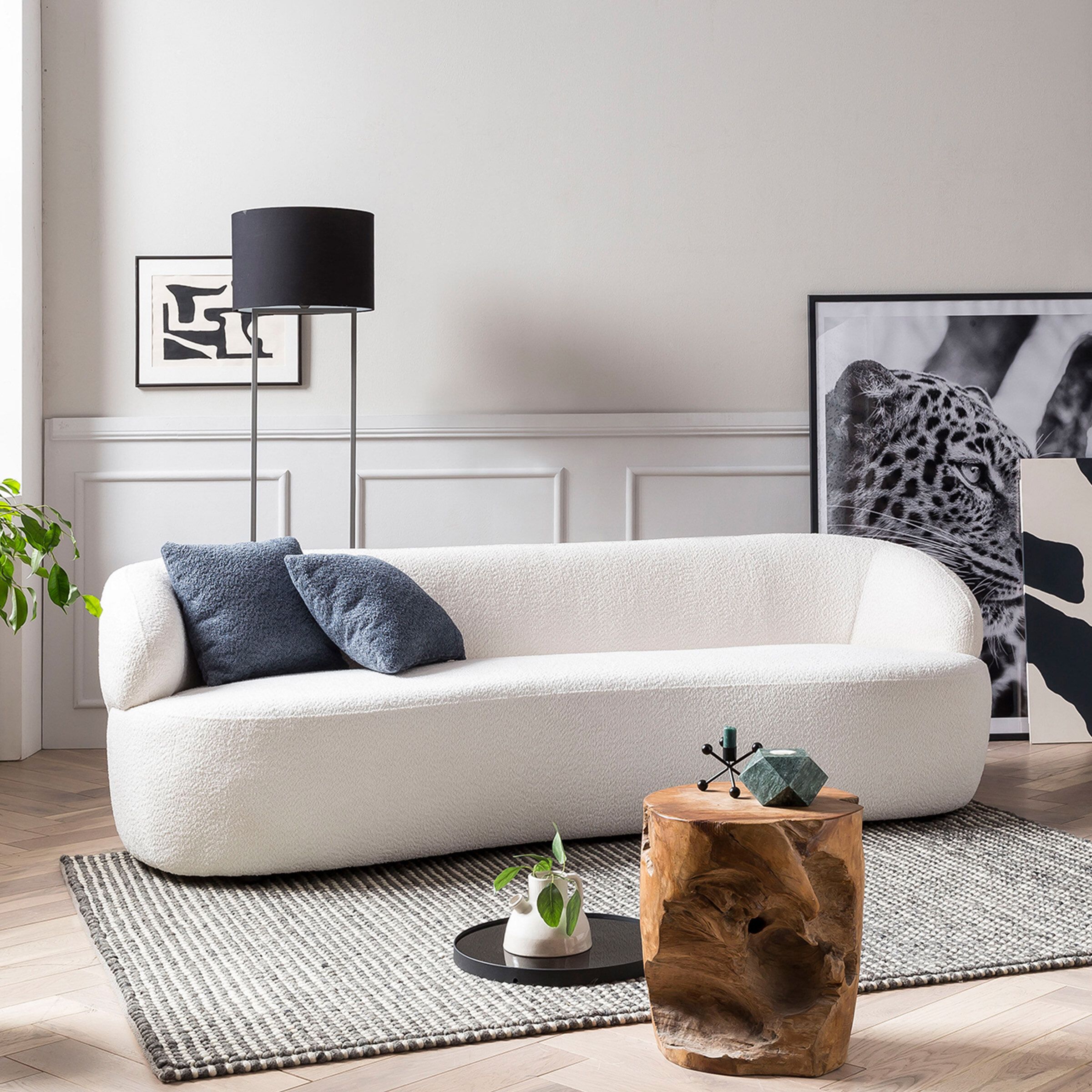 Artistiq Living 3‑zitsbank Rayfield Bouclé – Strak wit comfort voor de Scandi‑woonkamer