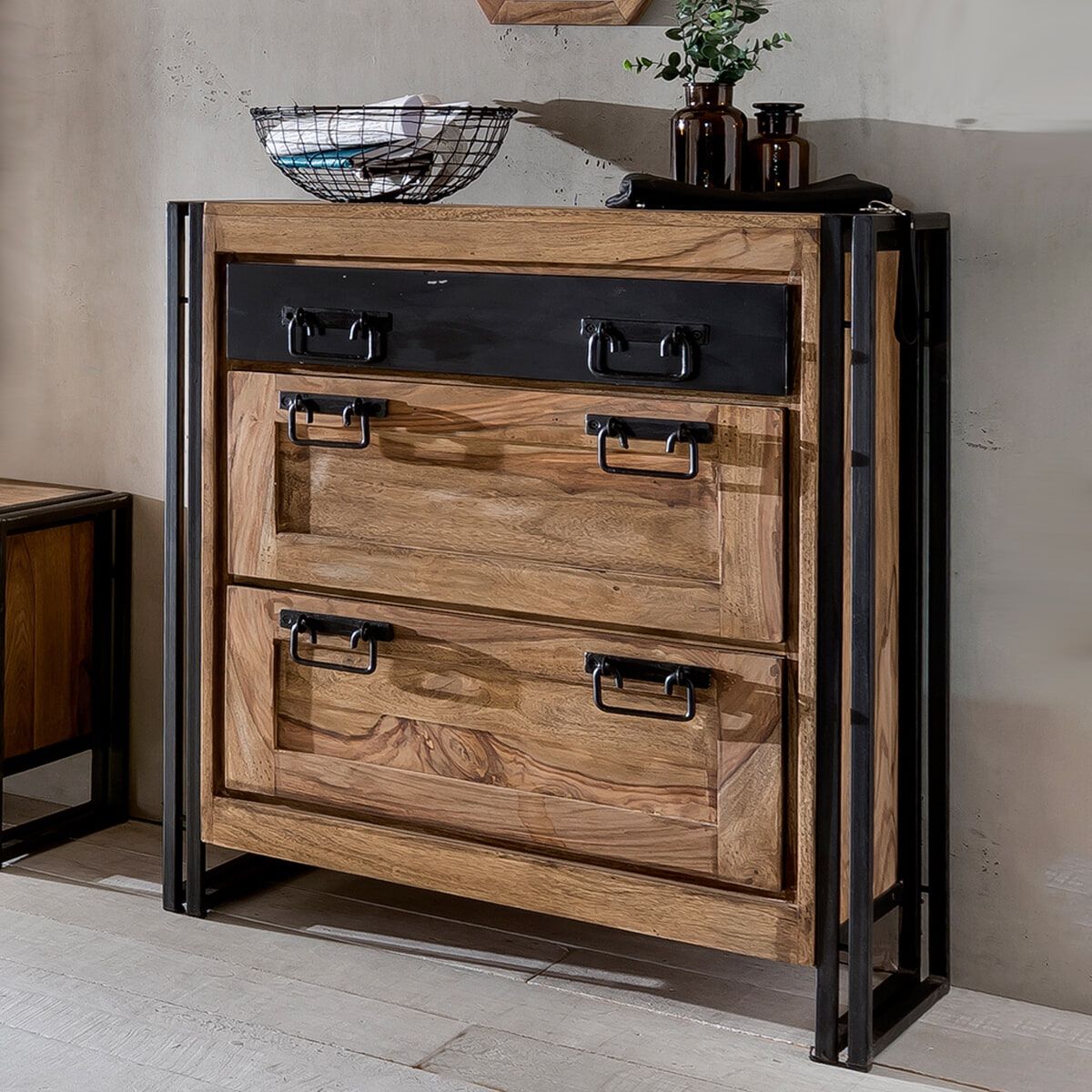 Artistiq Schoenenkast Panama 80 cm – Strakke zwart‑metallic met vintage Sheesham‑hout