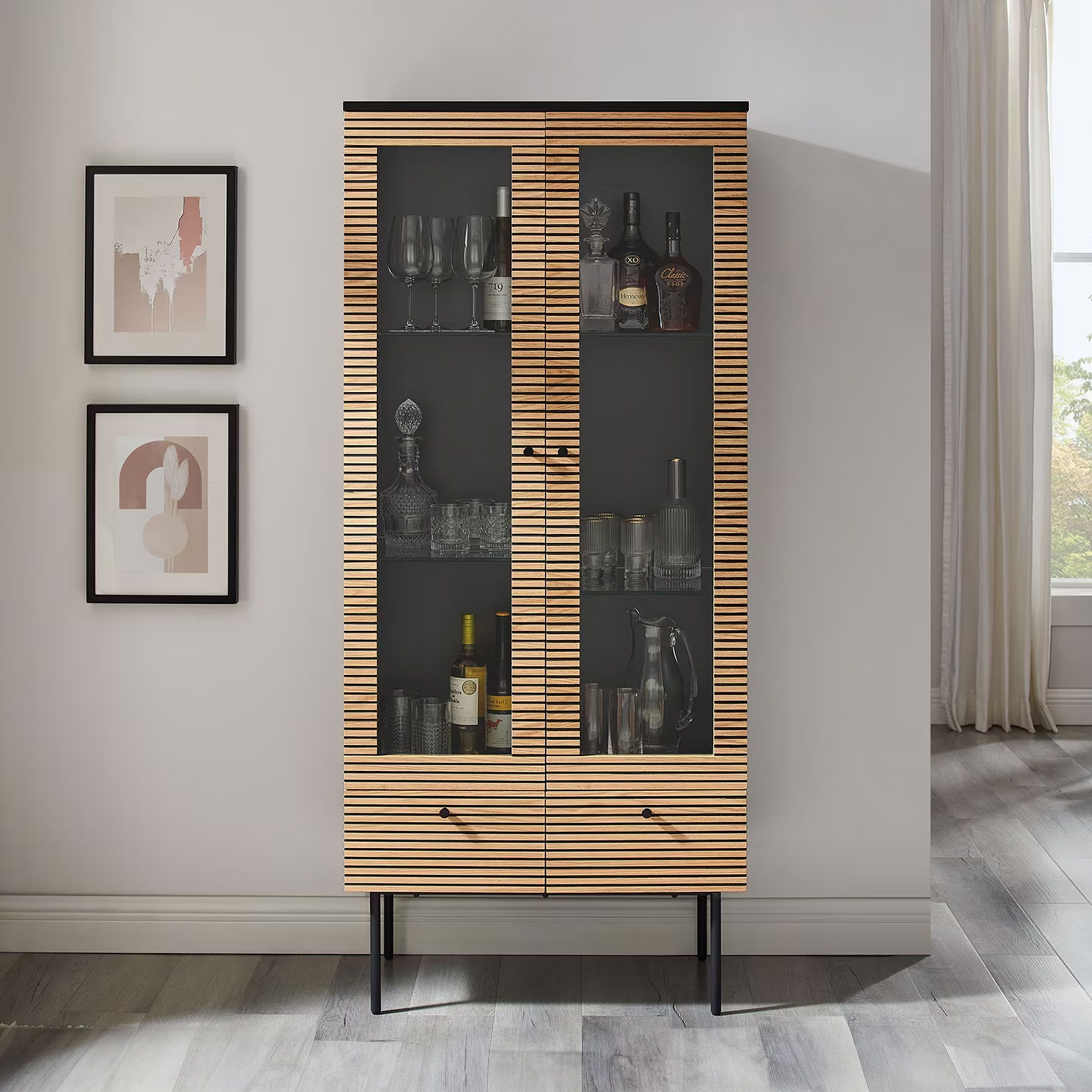 Artistiq Shoua vitrinekast – Scandinavisch design in warm bruin