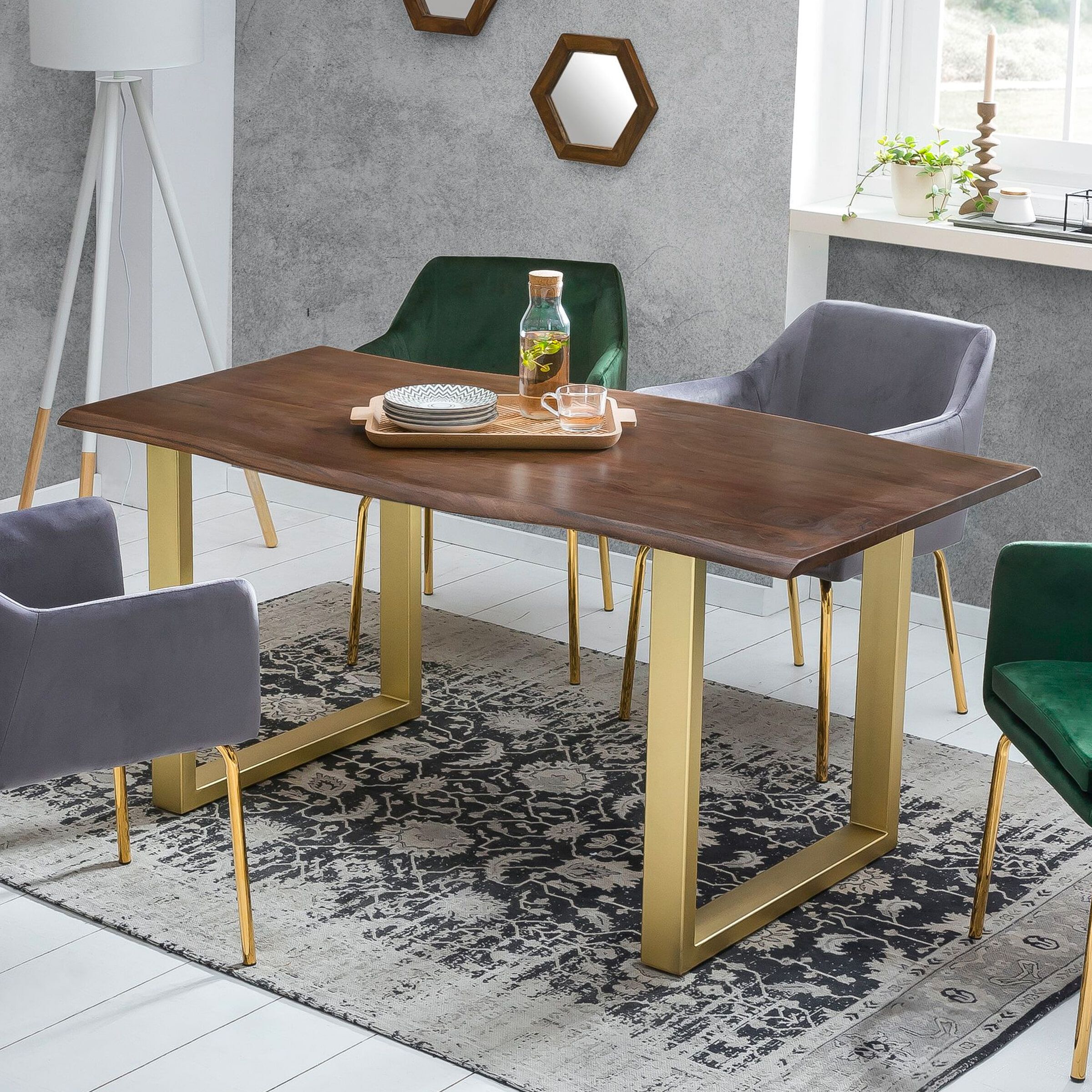 Artistiq Tahisha eettafel – acaciahouten blad 160 × 85 cm, messingkleurig staal, bruin