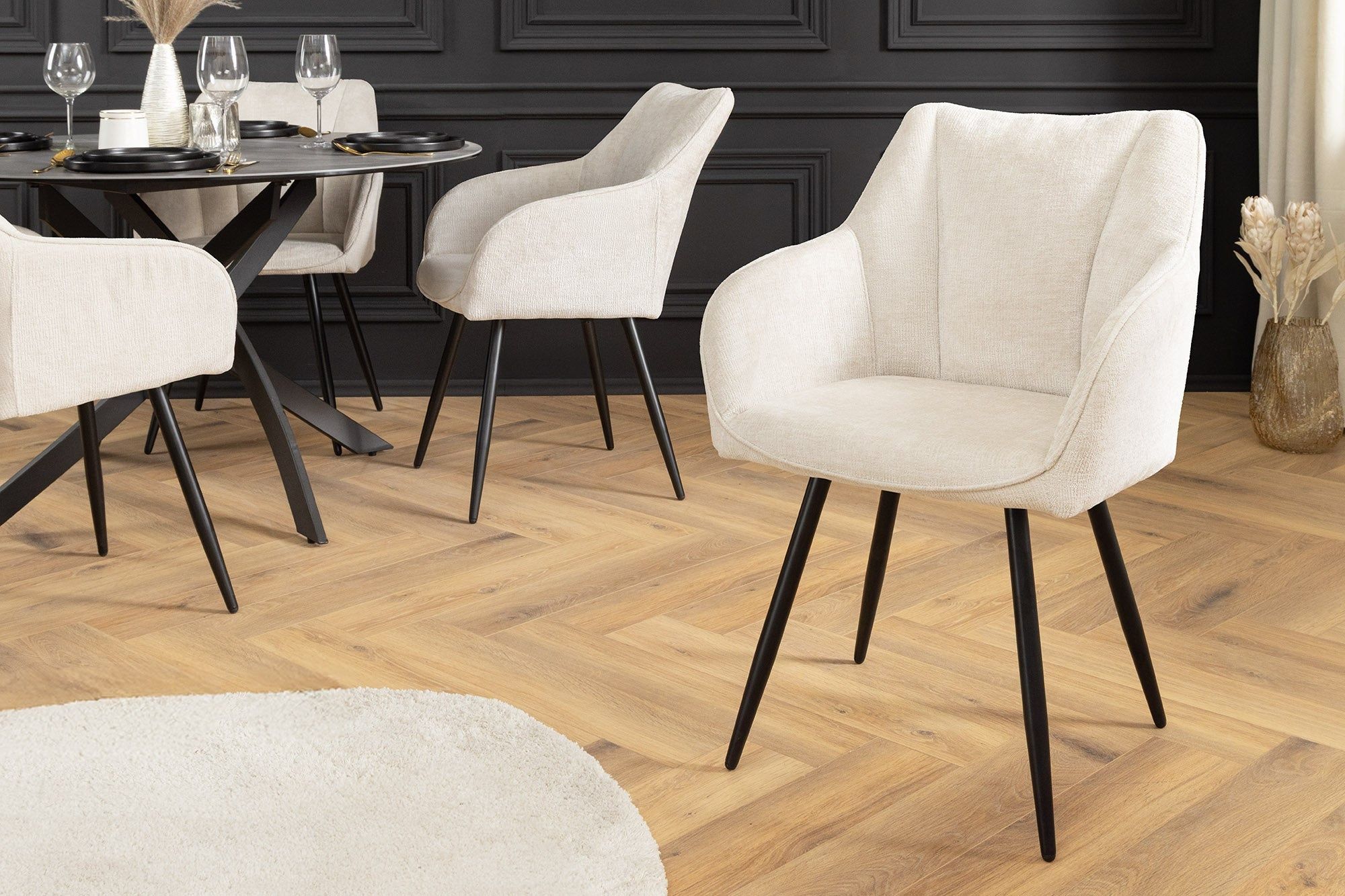 AVIGNON Draaibare Retro Stoel – Beige Chenille met Zwarte Metalen Poten
