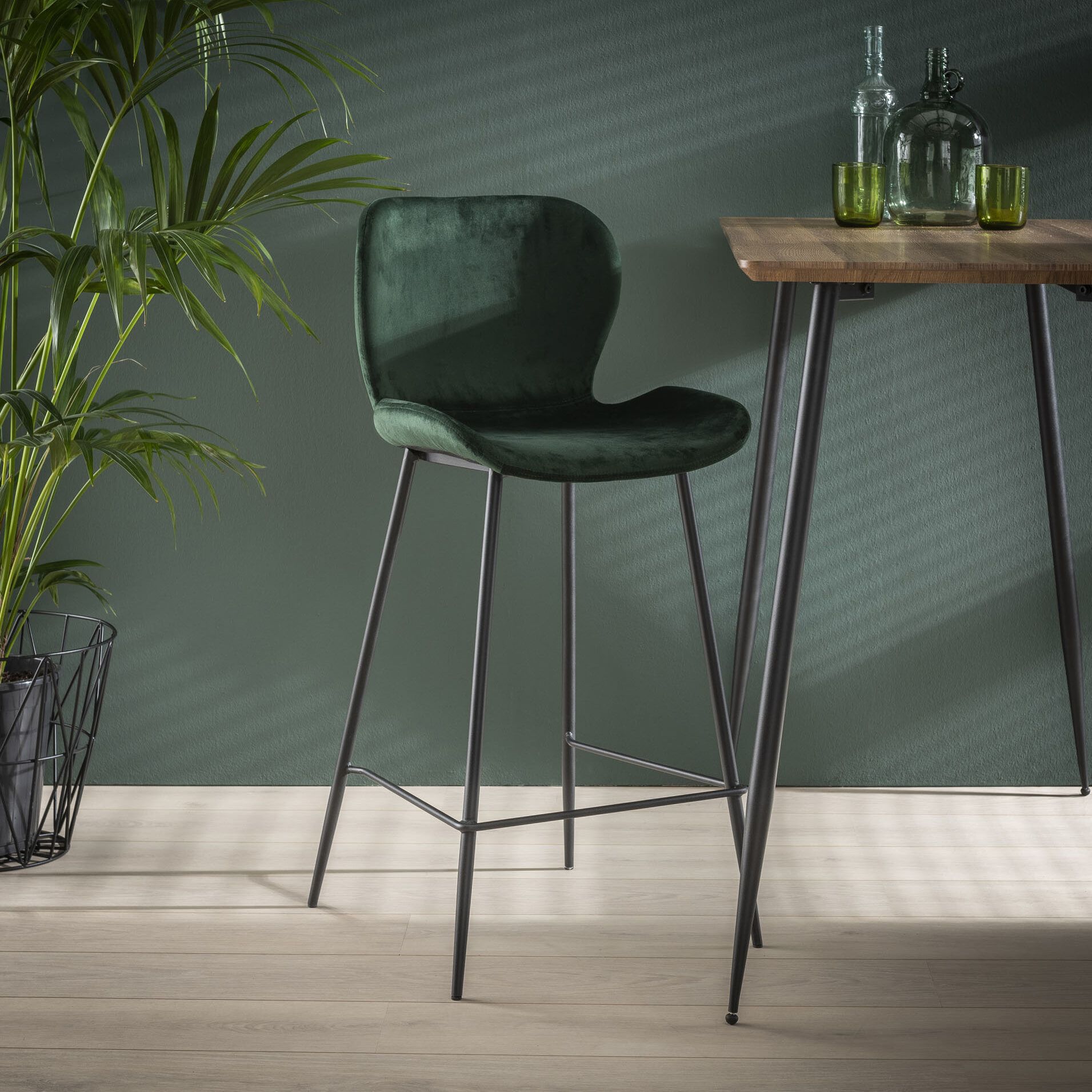 Barstoel Gael Velvet – Luxe groene barkruk met soft velvet bekleding