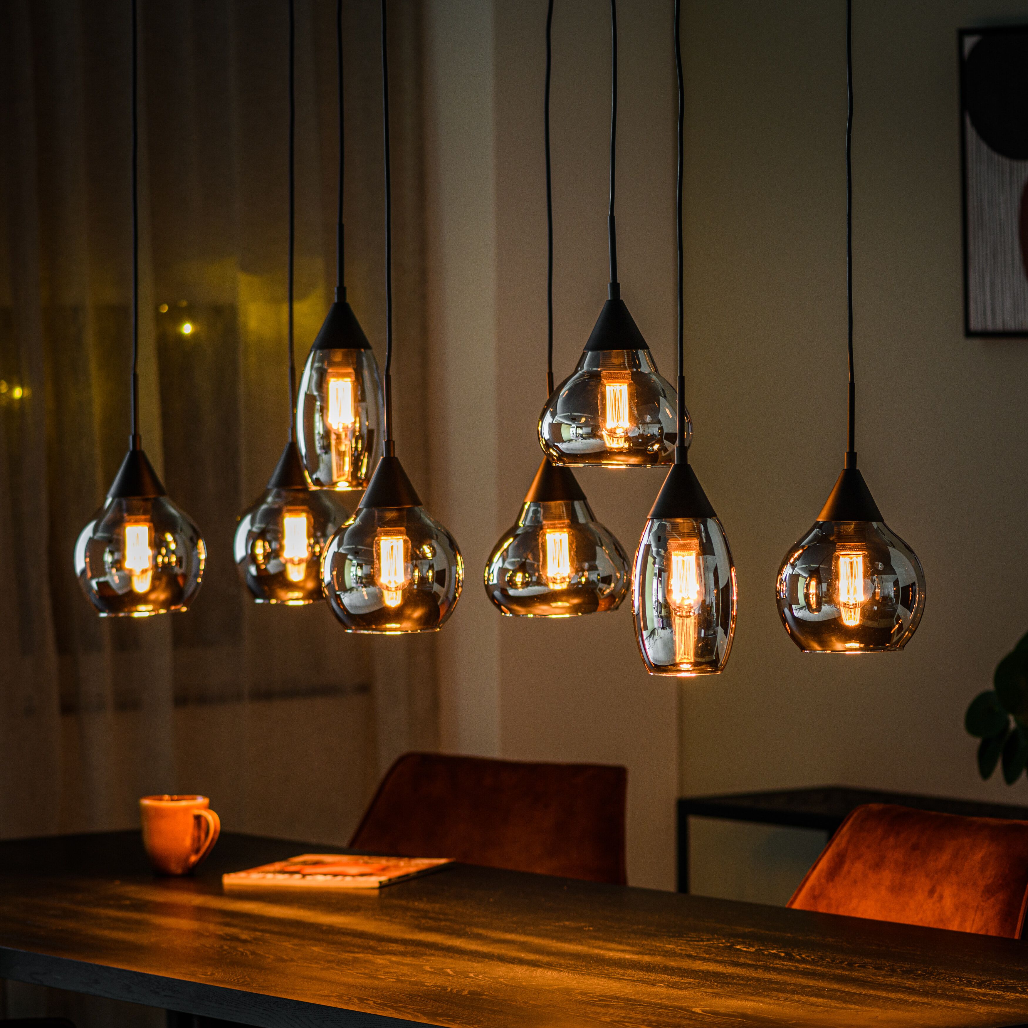 BASE Hanglamp Nino 8‑lamps – stijlvolle Smoke‑glazen verlichting voor elke ruimte