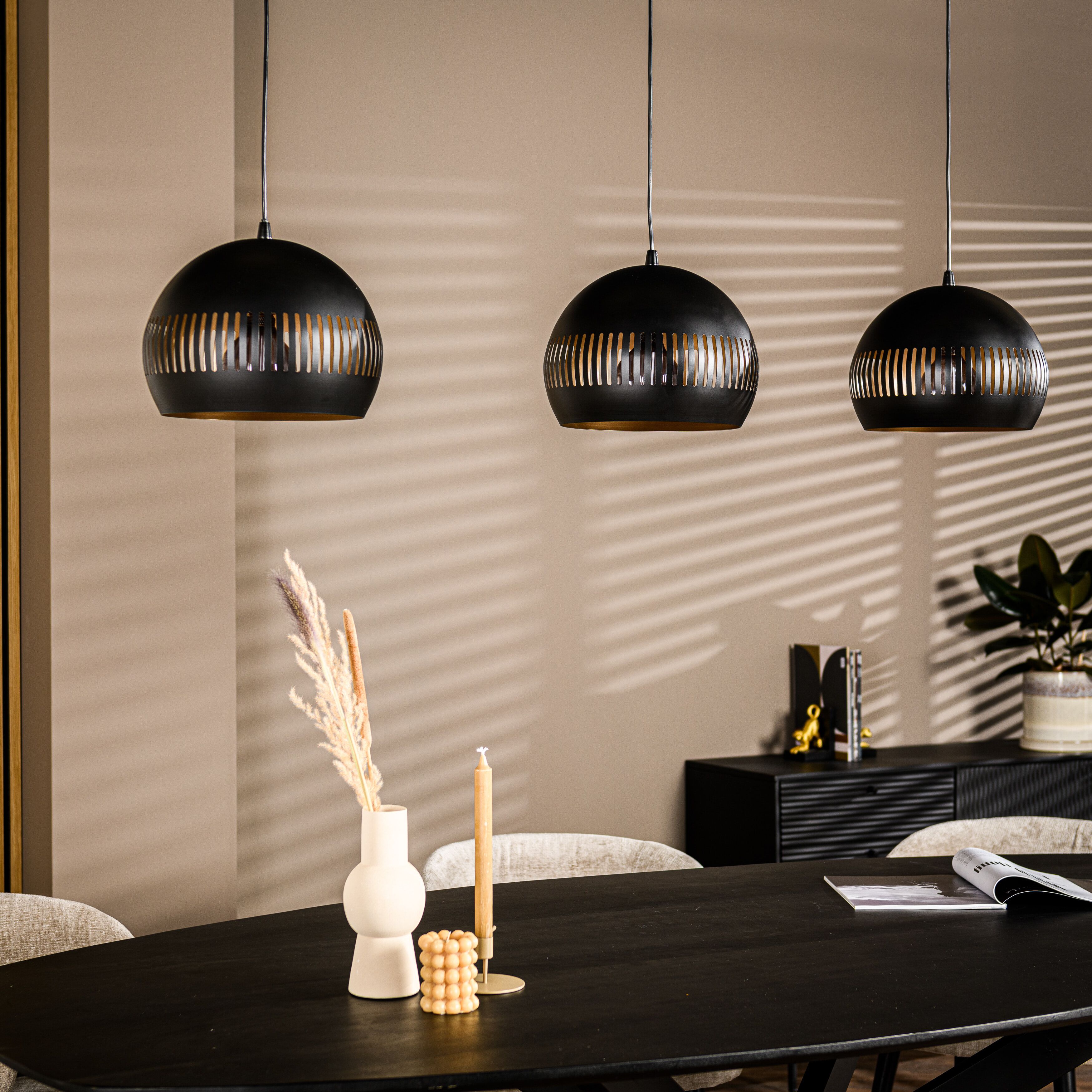 BASE Hanglamp Rachel – Strakke 3‑lampen hanglamp in zwart staal