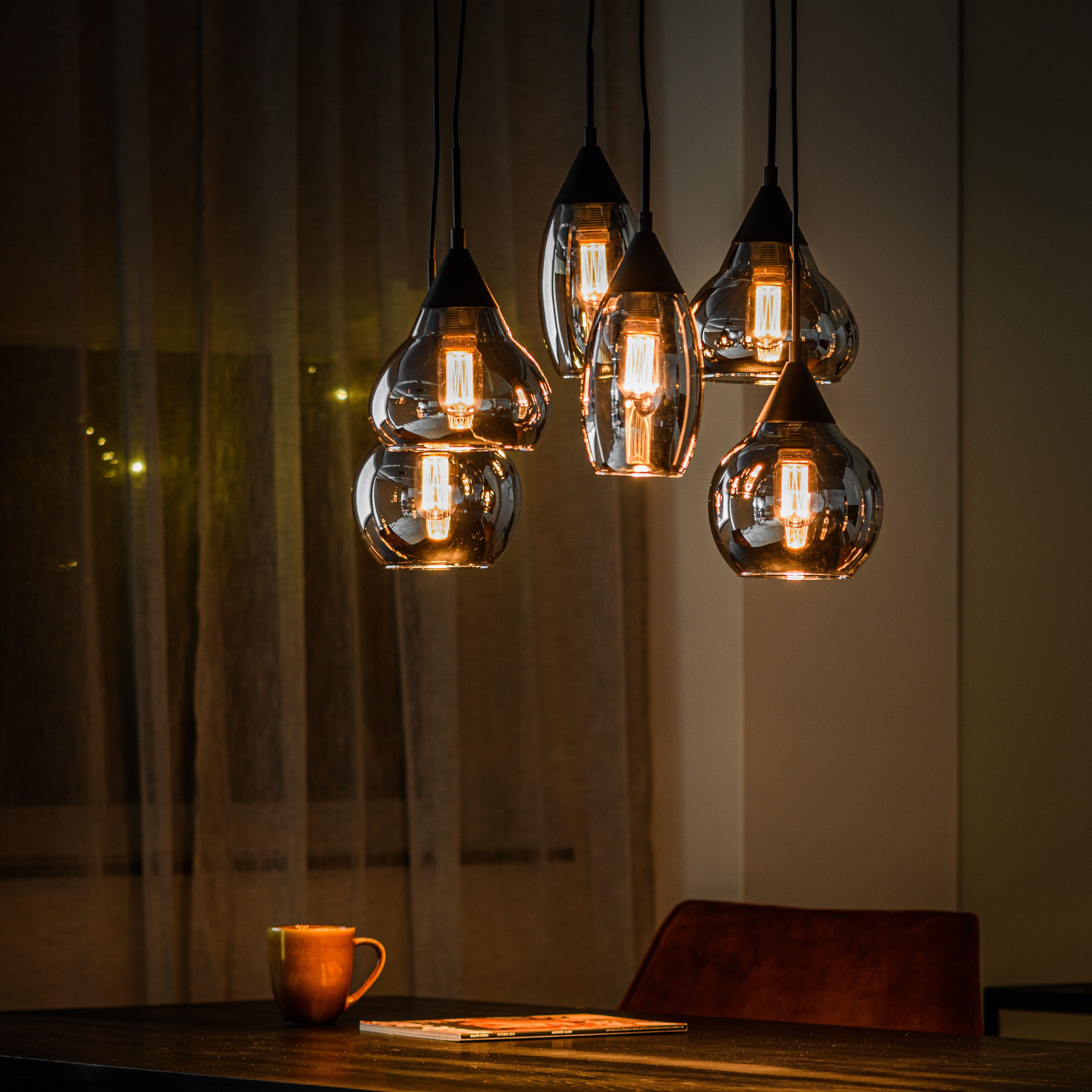 BASE Nino 6‑lampen hanglamp in Smoke – Moderne verlichting voor elke ruimte