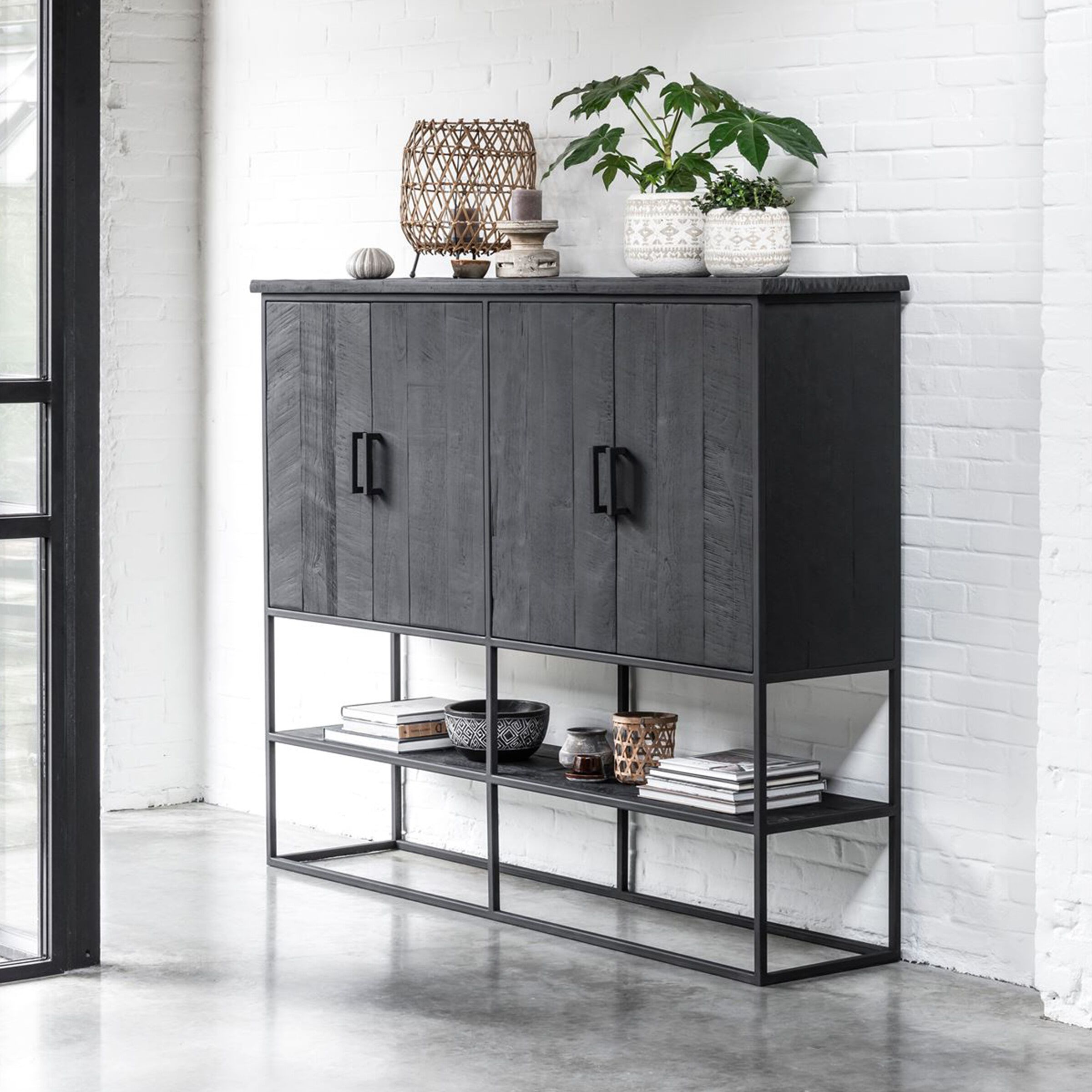 Beam Opbergkast van DTP Home – Stijlvolle Zwarte Teakhouten Kast (180×140 cm)