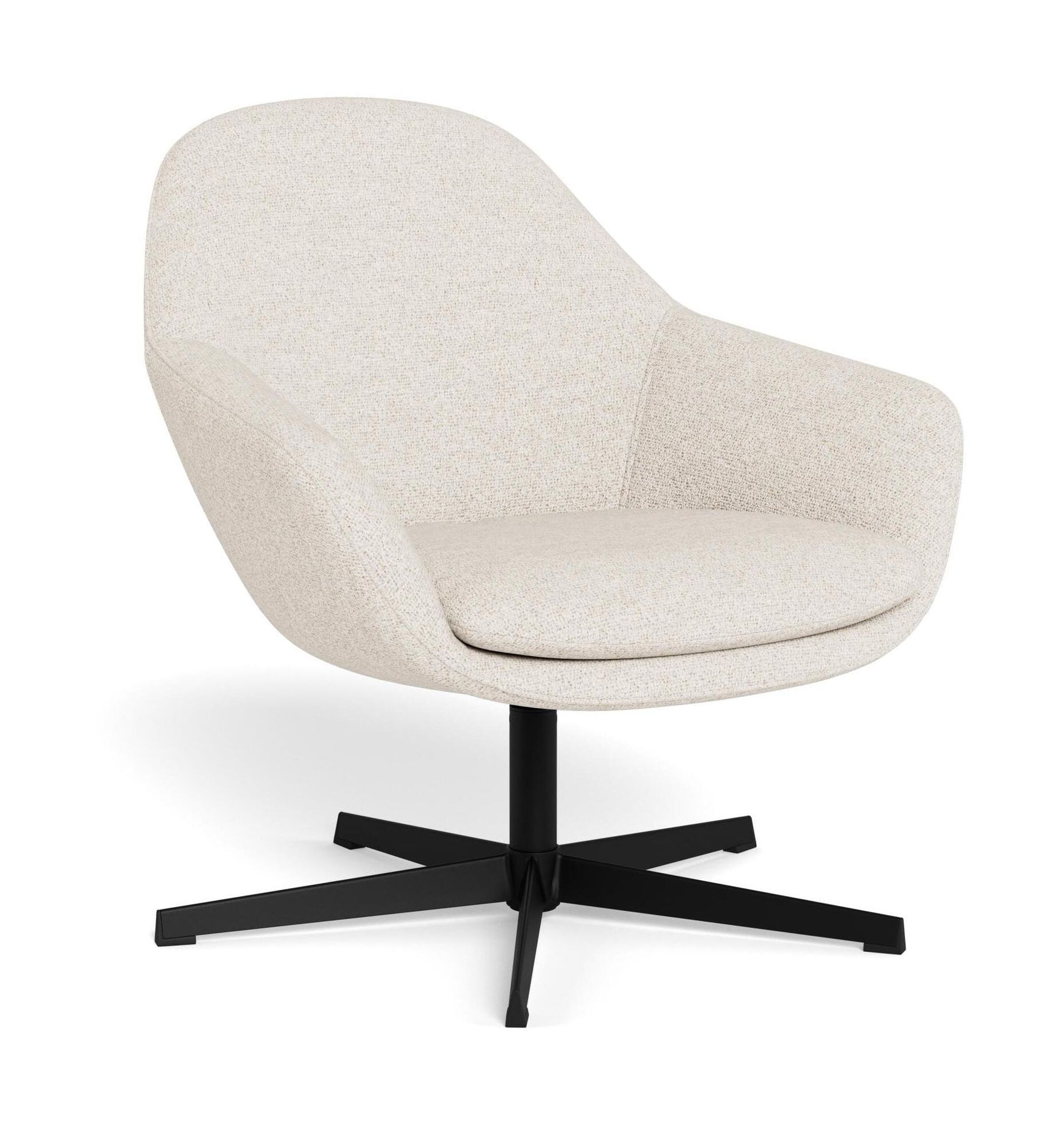 Bendt Corley Draaifauteuil in Crèmekleurige Bouclé – Modern Comfort voor Elk Interieur