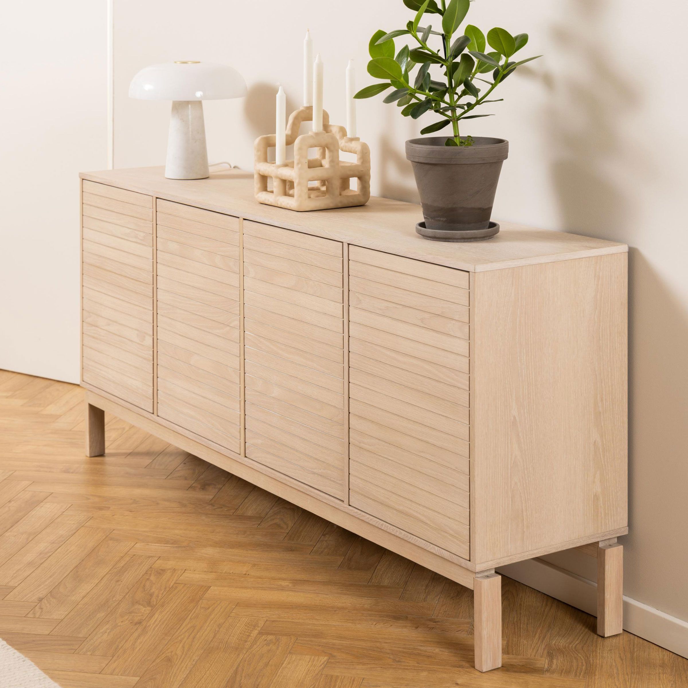 Bendt Dressoir Sharalyn – Wit eiken, 180 cm: Tijdloze stijl en slimme opbergruimte