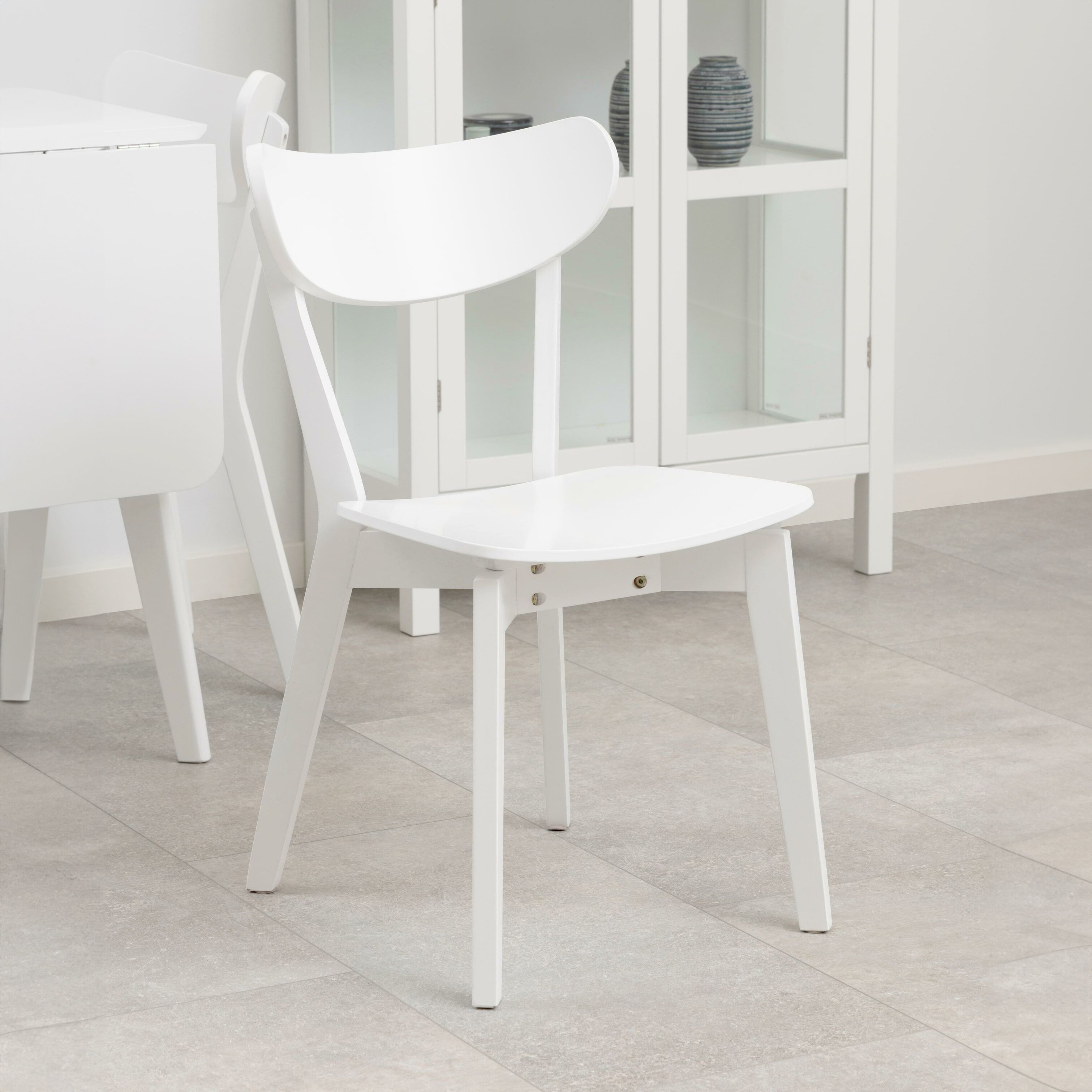 Bendt Eetkamerstoel Torkil in wit – Retro‑modern comfort voor elke eetkamer