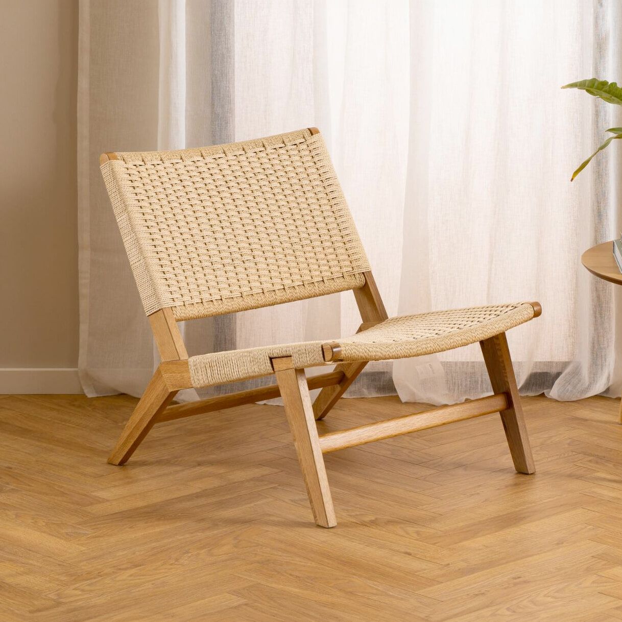 Bendt Fauteuil Rodrigues – Minimalistische Scandinavische loungestoel in eiken en wit gevlochten touw