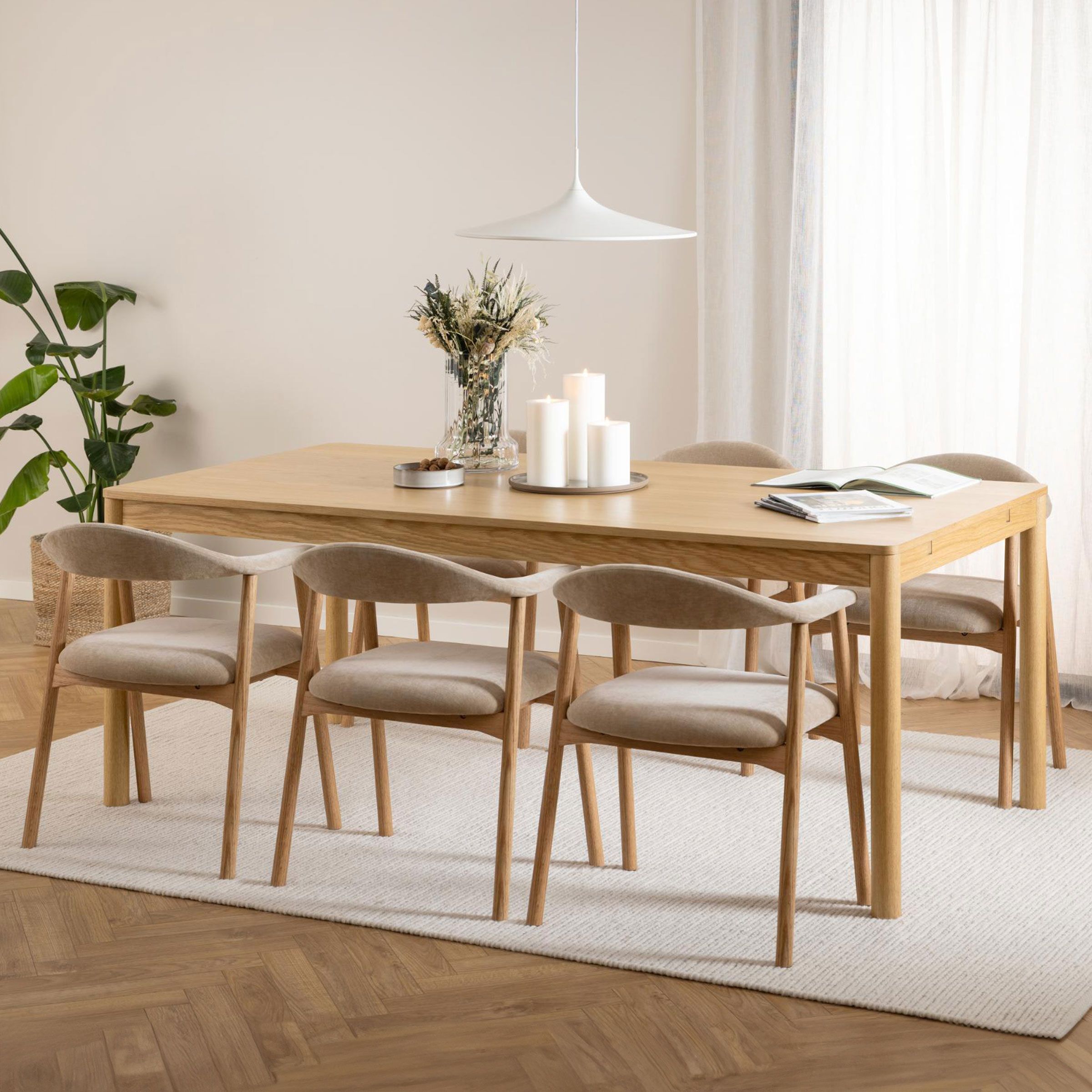 Bendt Jerad: Uitschuifbare eettafel in natuur eiken – Japandi stijl