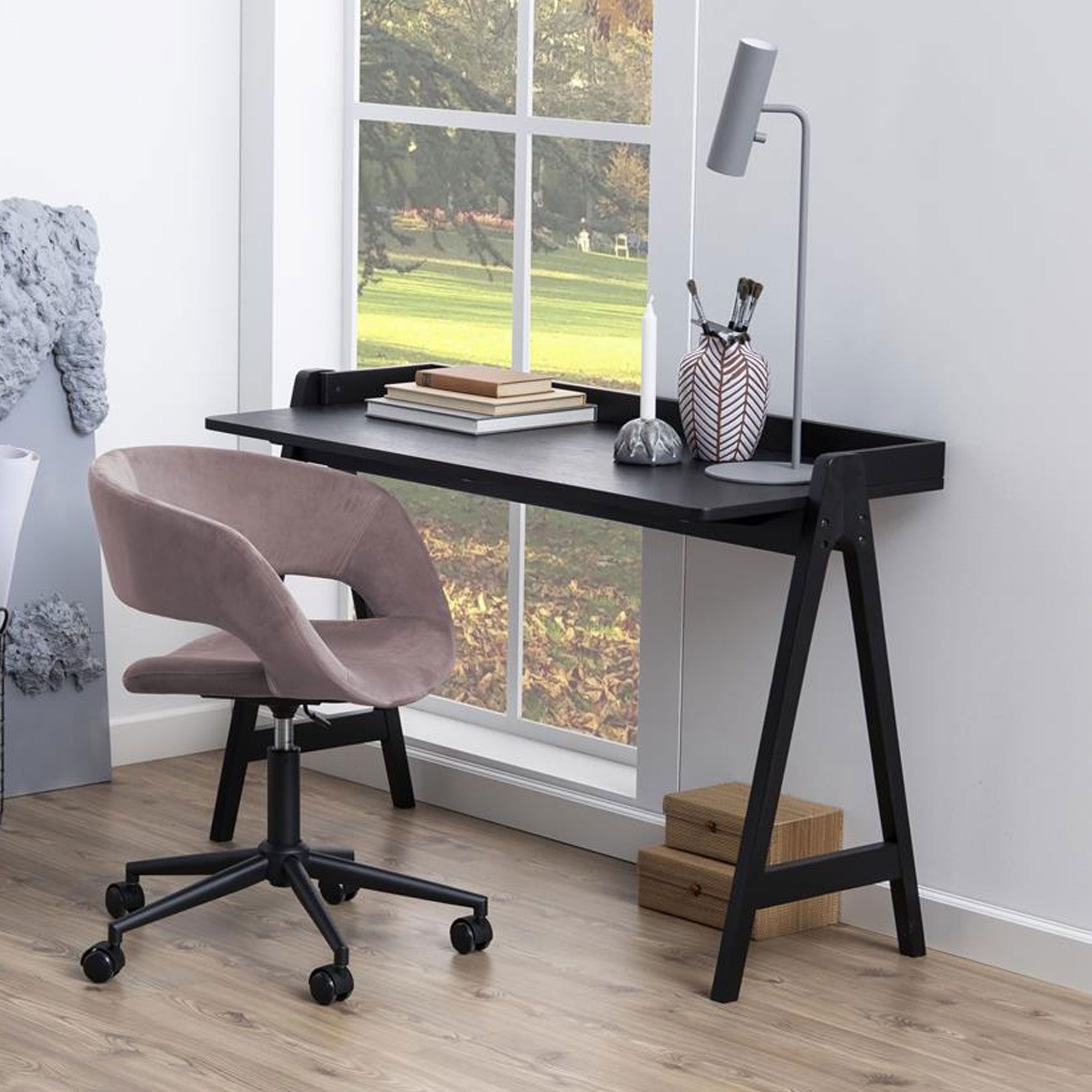 Bendt Louie Bureau – Strak zwart eikenfineer voor een minimalistische werkplek