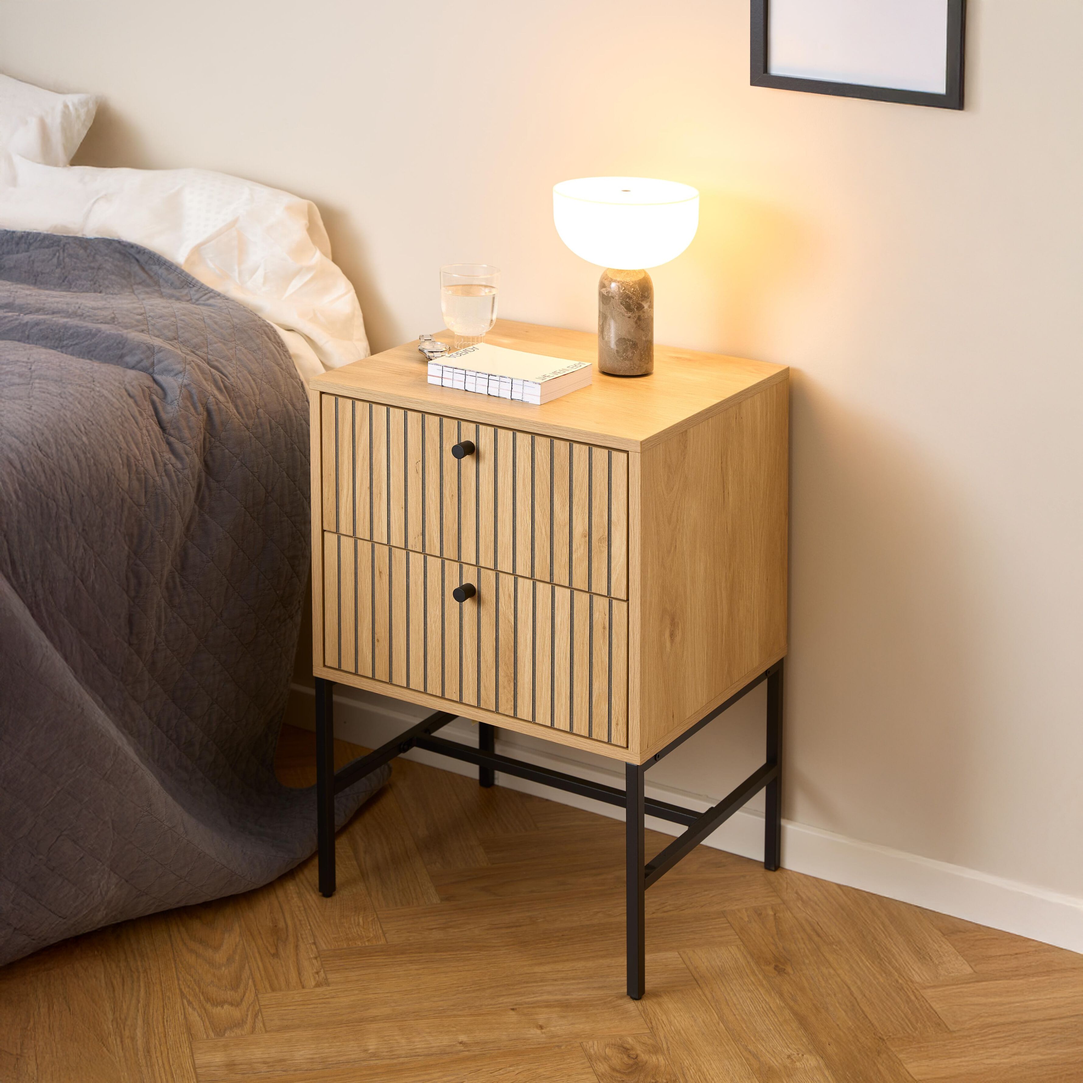Bendt Nachtkastje Davon – Strak design in eikenlook met zwart onderstel