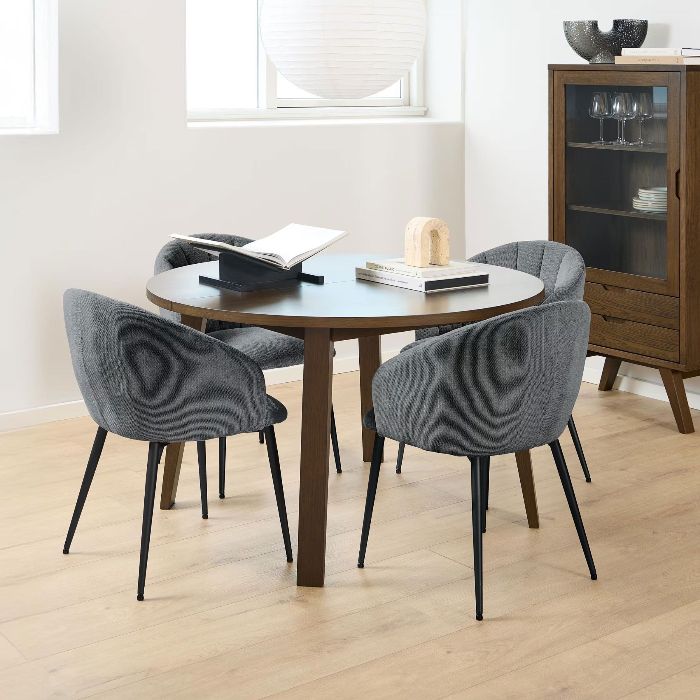 Bendt Ronde Eettafel Mads 120 cm – Modern Scandinavisch design in gerookt eiken