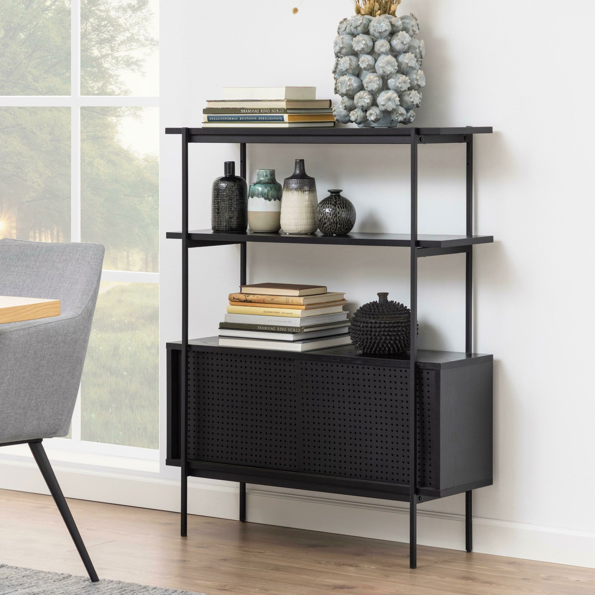 Bendt Wandkast Mick – Strakke Zwarte Wandkast met Schuifdeuren (94×114 cm)