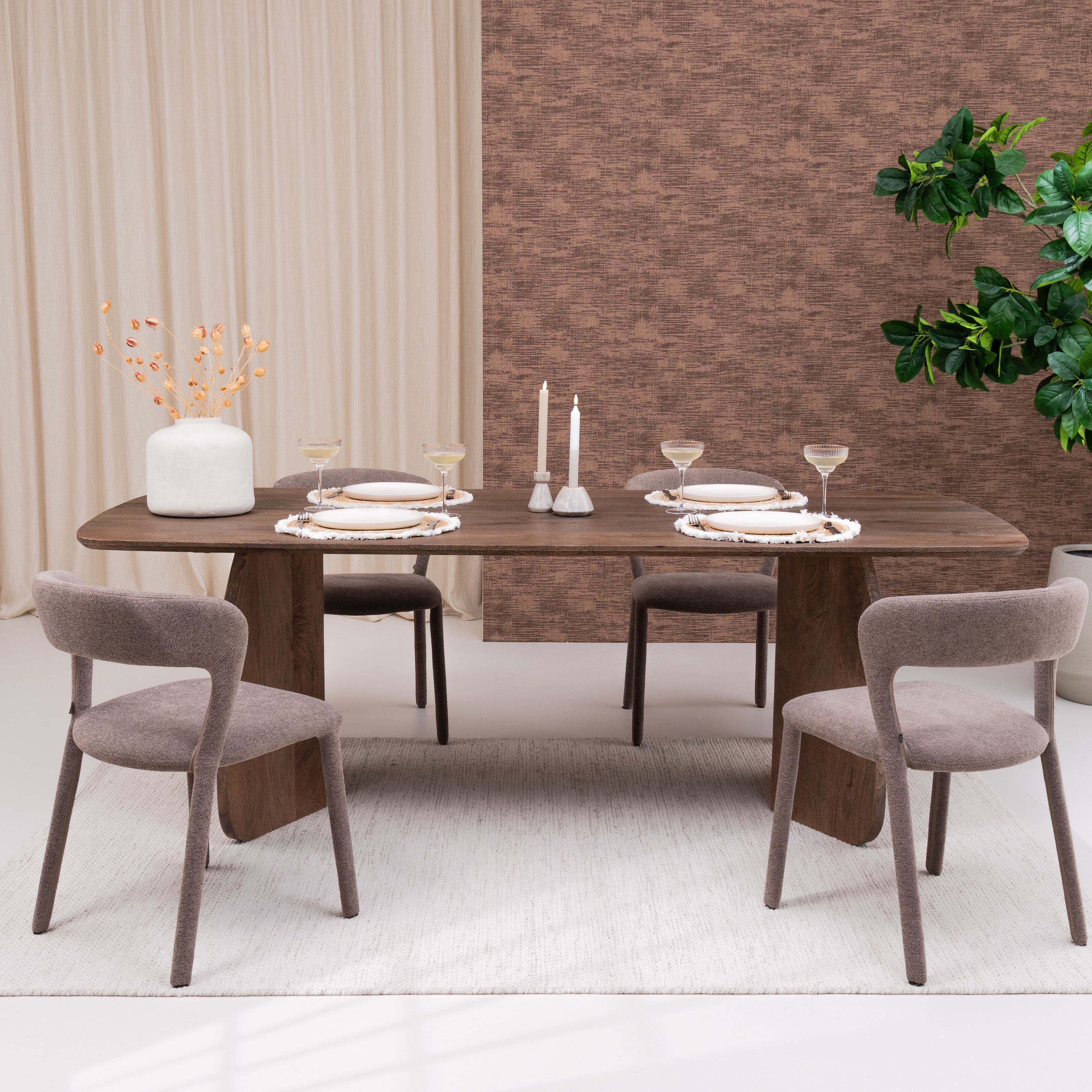 Brix Trevor – Ovale eettafel van massief mangohout, 220 × 105 cm