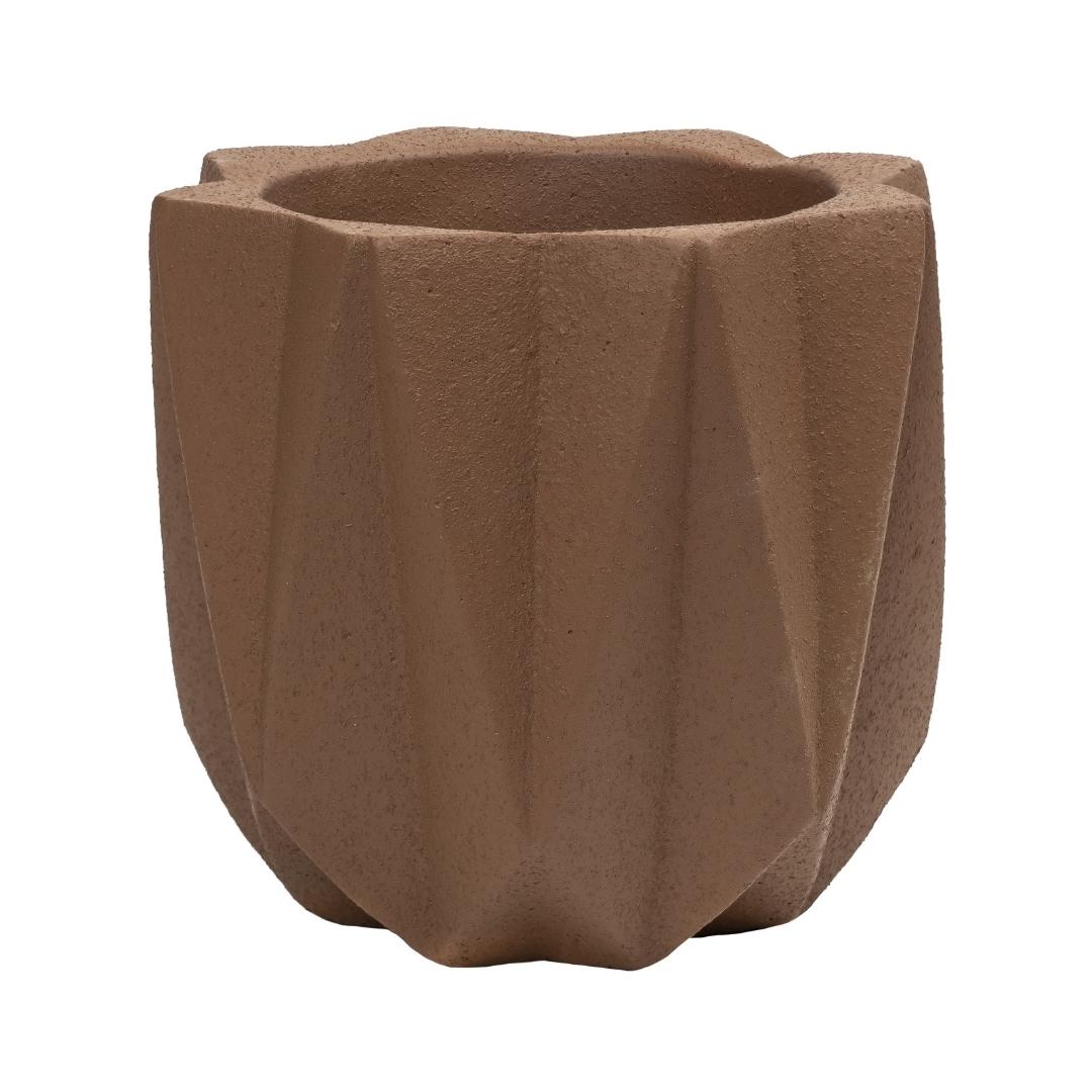 Bruine cement bloempot van QUVIO – compacte pot voor binnen en buiten