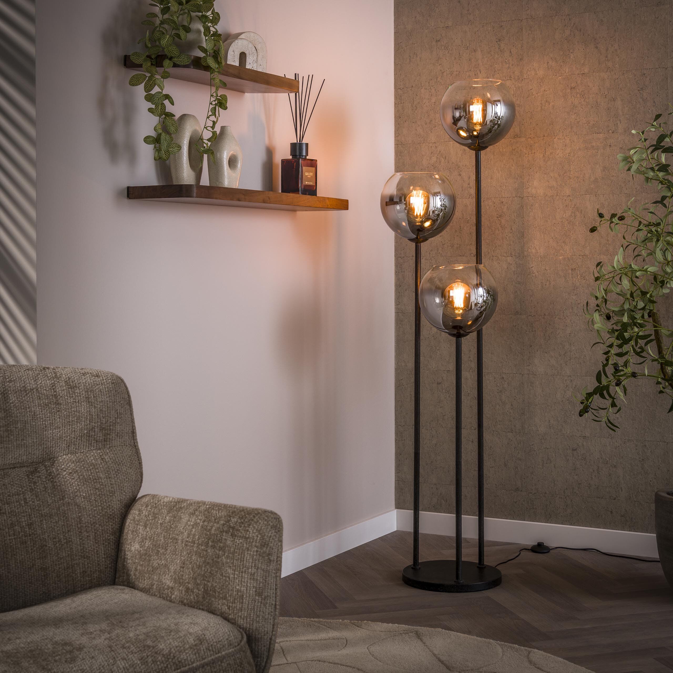 Bubble Shaded Vloerlamp van LifestyleFurn – Geniet van zacht, gedoseerd licht in grijs