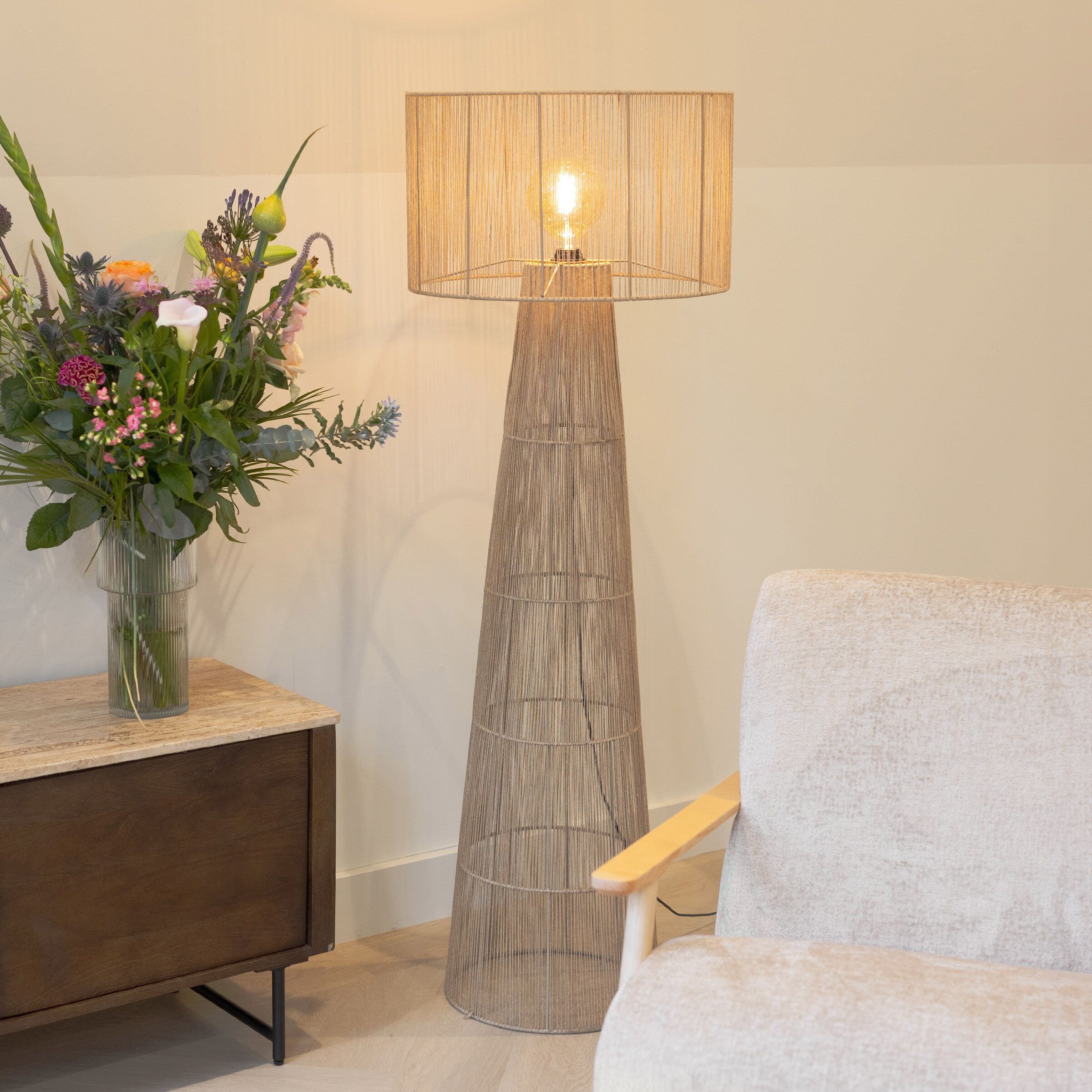 By-Boo Oshu Vloerlamp – Natuurlijke Japandi verlichting in Beige