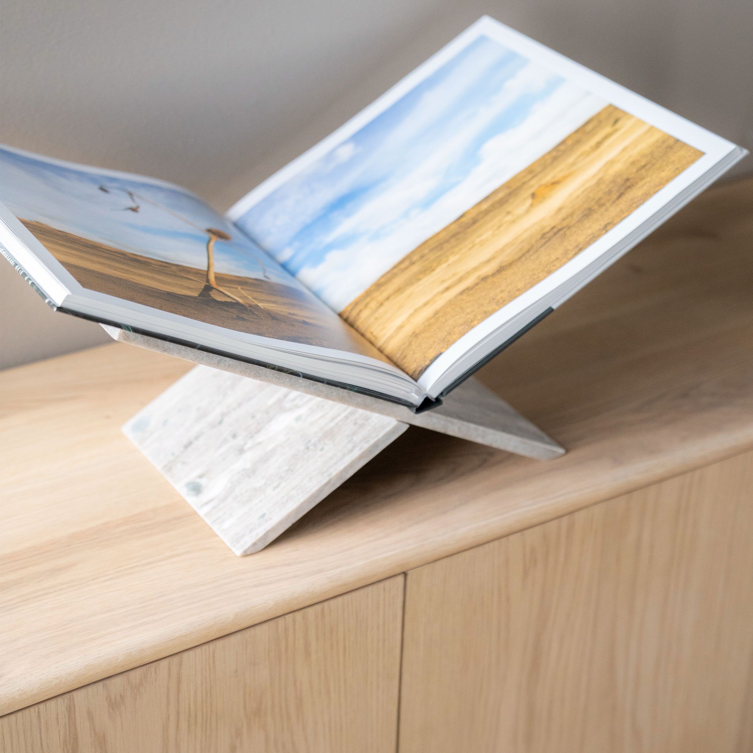 By-Boo Tsun Marmeren Boekenstandaard – Tijdloze Beige Elegantie voor jouw Boeken