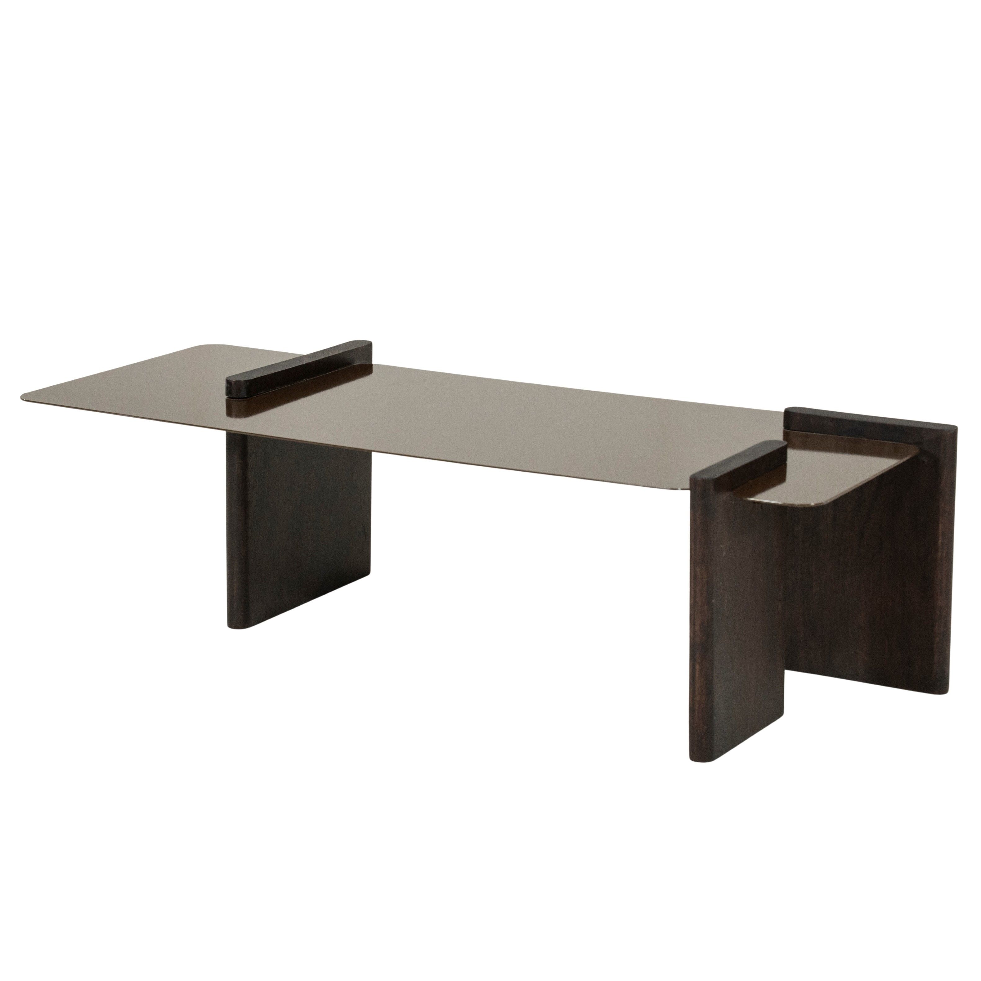 By‑Boo Voro salontafel – warme mangohouten tafel met ijzeren onderstel (103 × 43 cm)