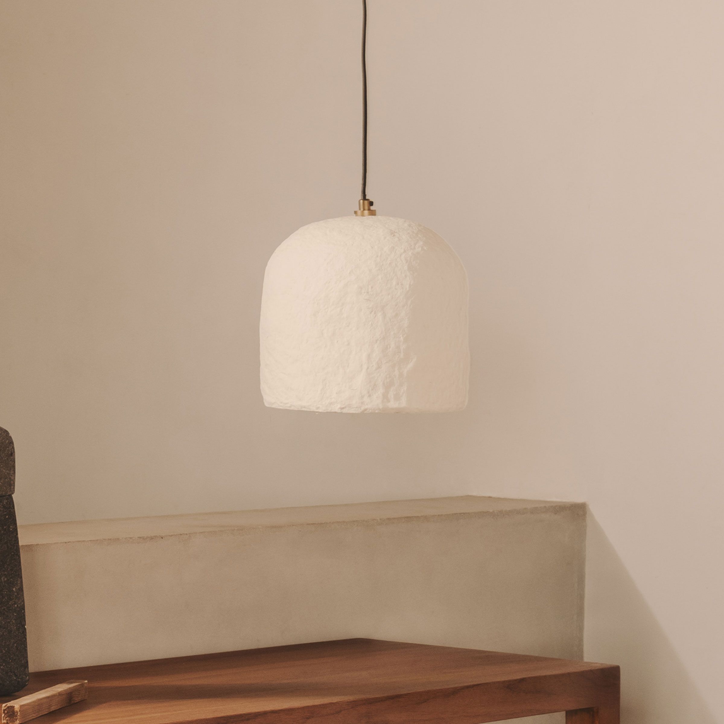 Calvia Hanglamp van Kave Home – Duurzaam design in wit papier‑maché