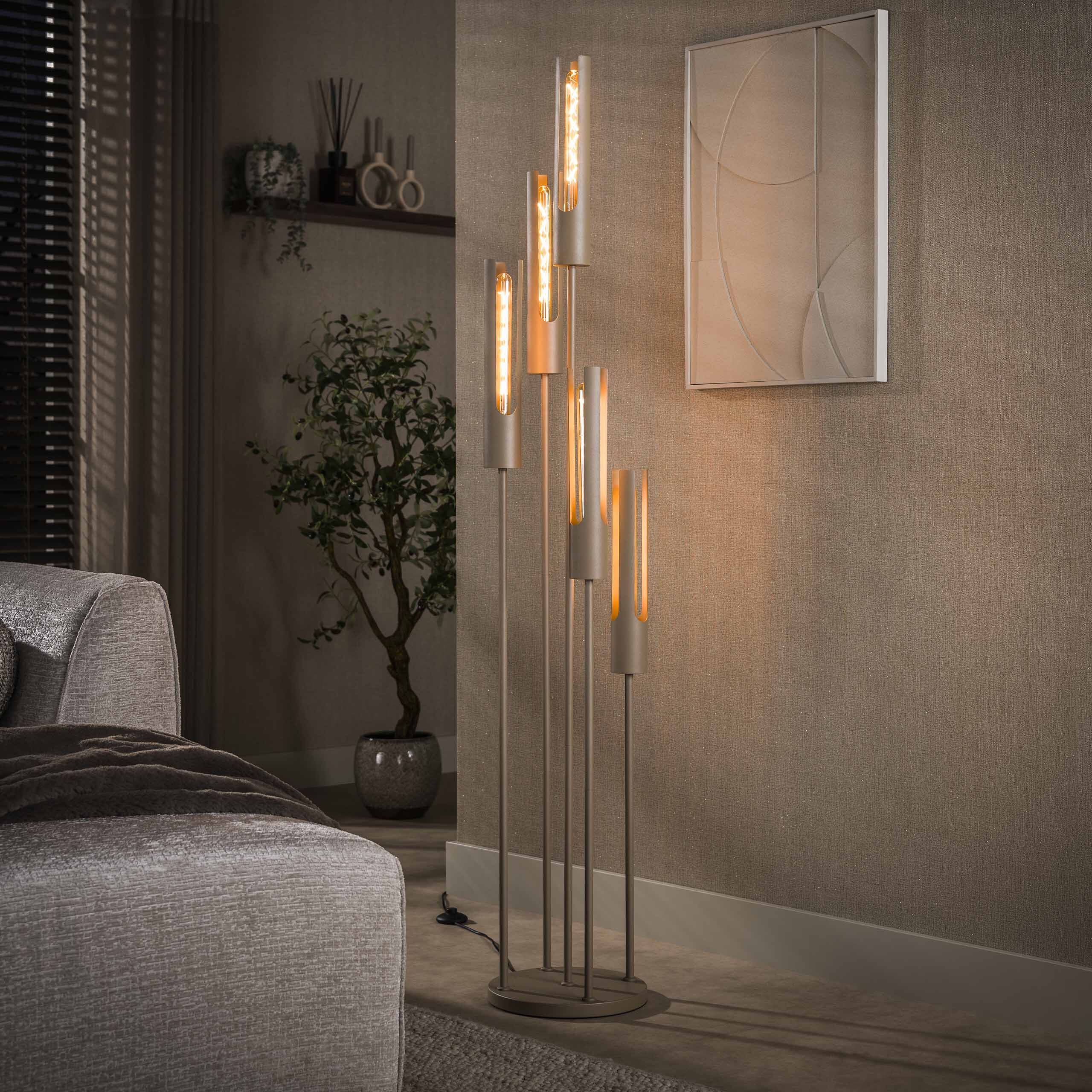Charnelle 5‑lampen vloerlamp van LifestyleFurn – beige, 176 cm hoog