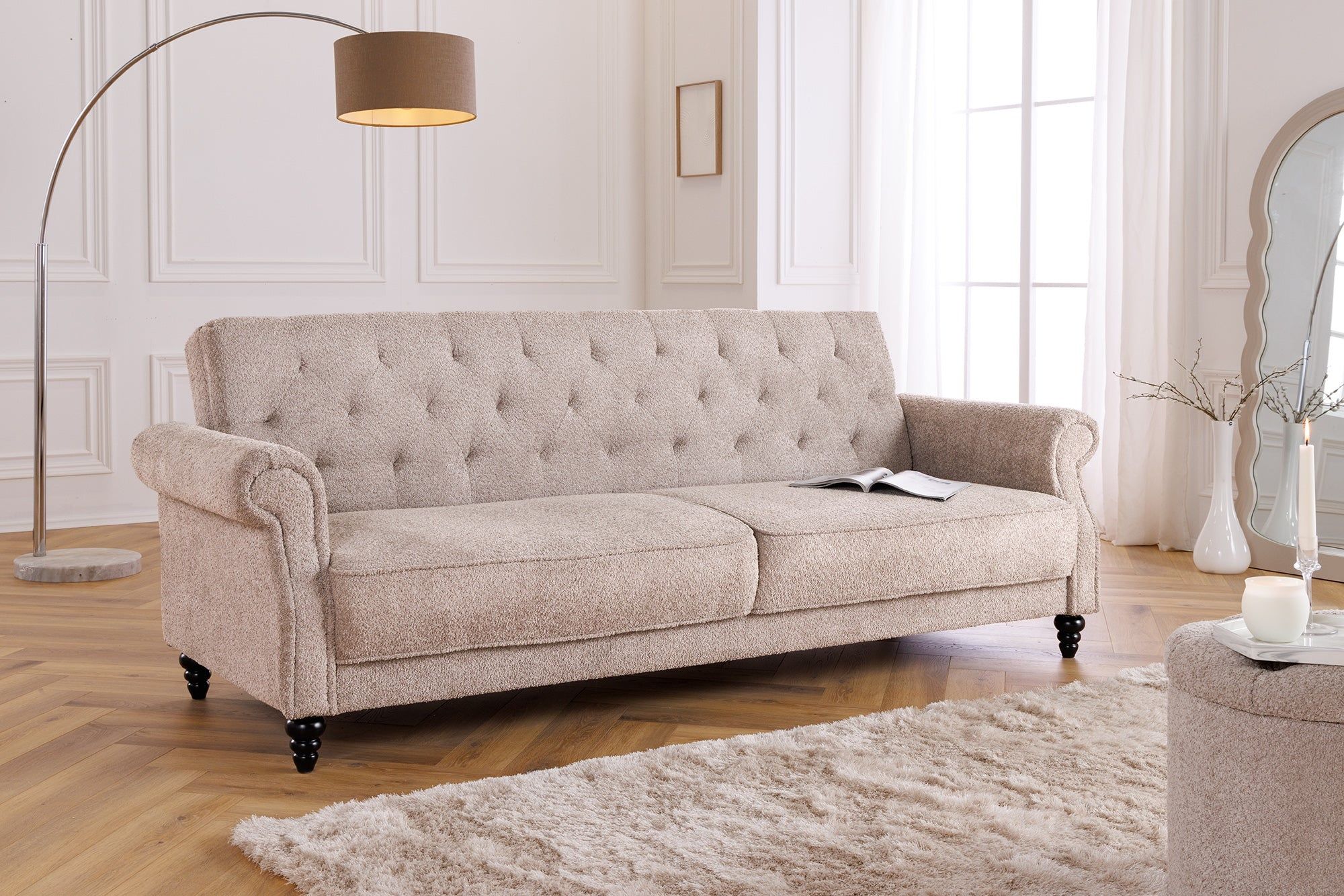Chesterfield 3‑zitsbank MAISON BELLE AFFAIRE 220 cm – Greige bouclé slaapbank van Invictt Interior
