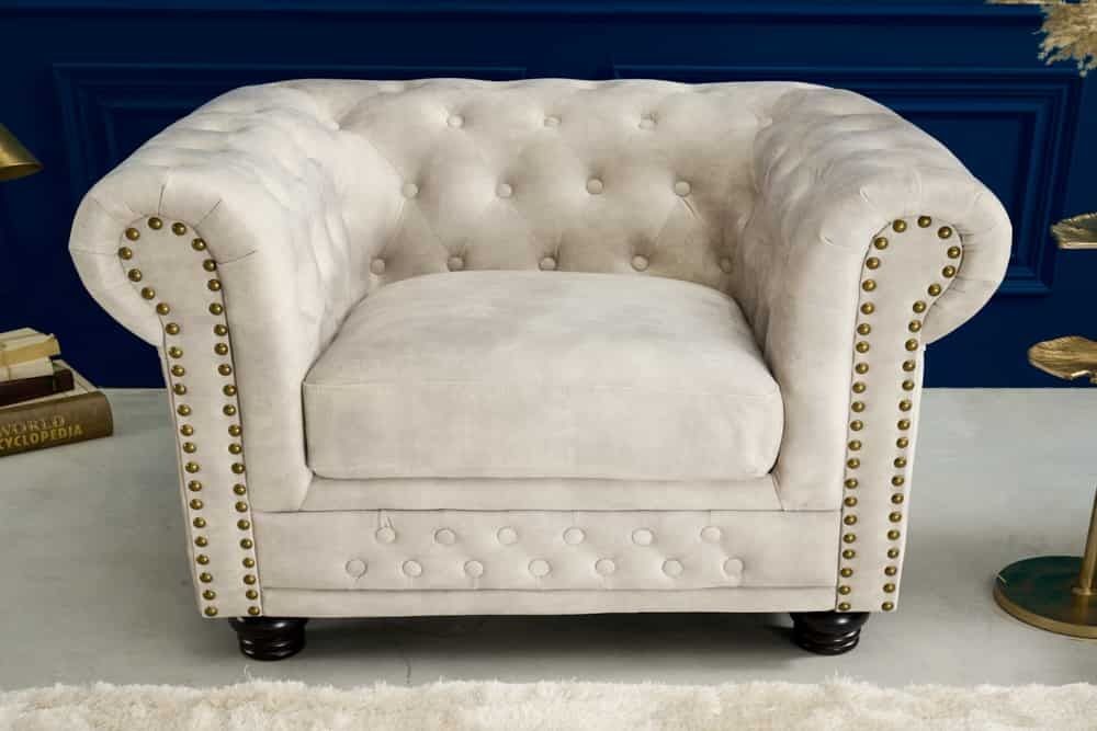 Chesterfield Fauteuil 110 cm – Fluweel in Champagne met Knoopstiksel & Veerkern | Invicta Interior