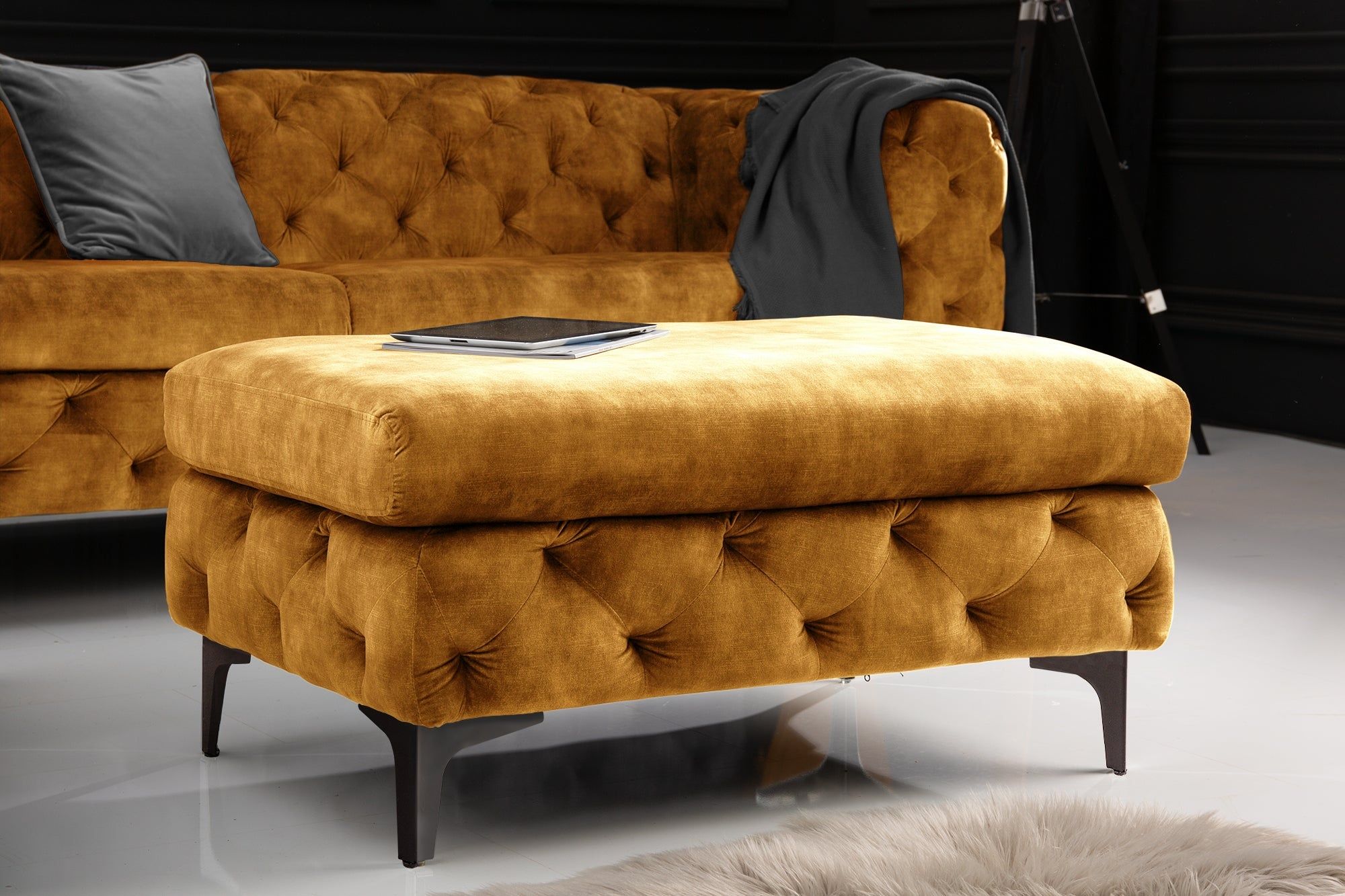 Chesterfield kruk Modern Barok 90 cm – Mustard geel fluwelen voetenbank van Invicta Interior