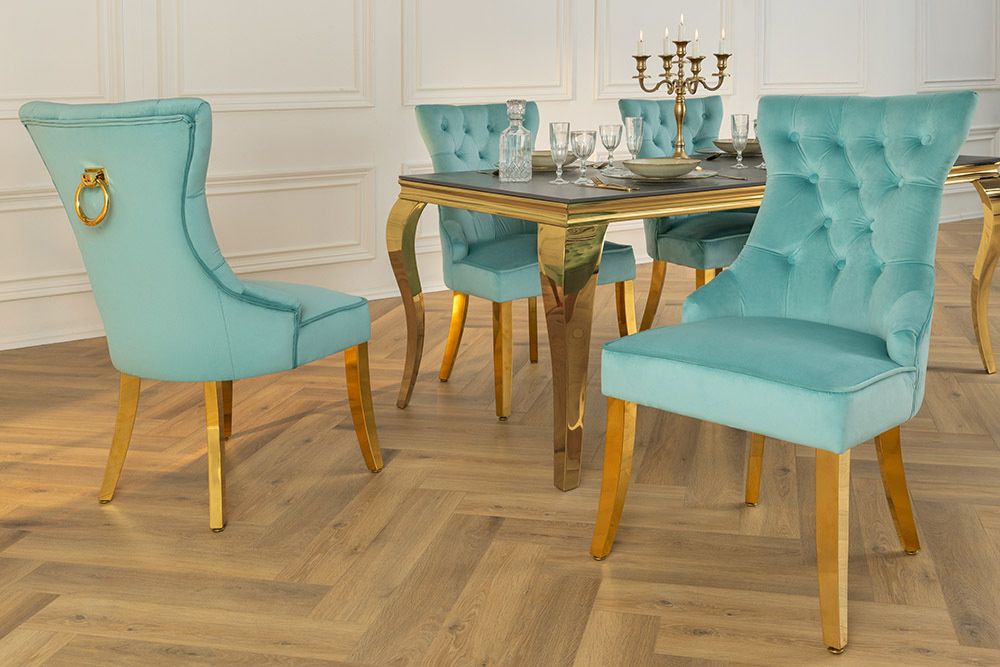 Chesterfield stoel CASTLE in blauw fluweel – luxe met gouden roestvrijstalen poten