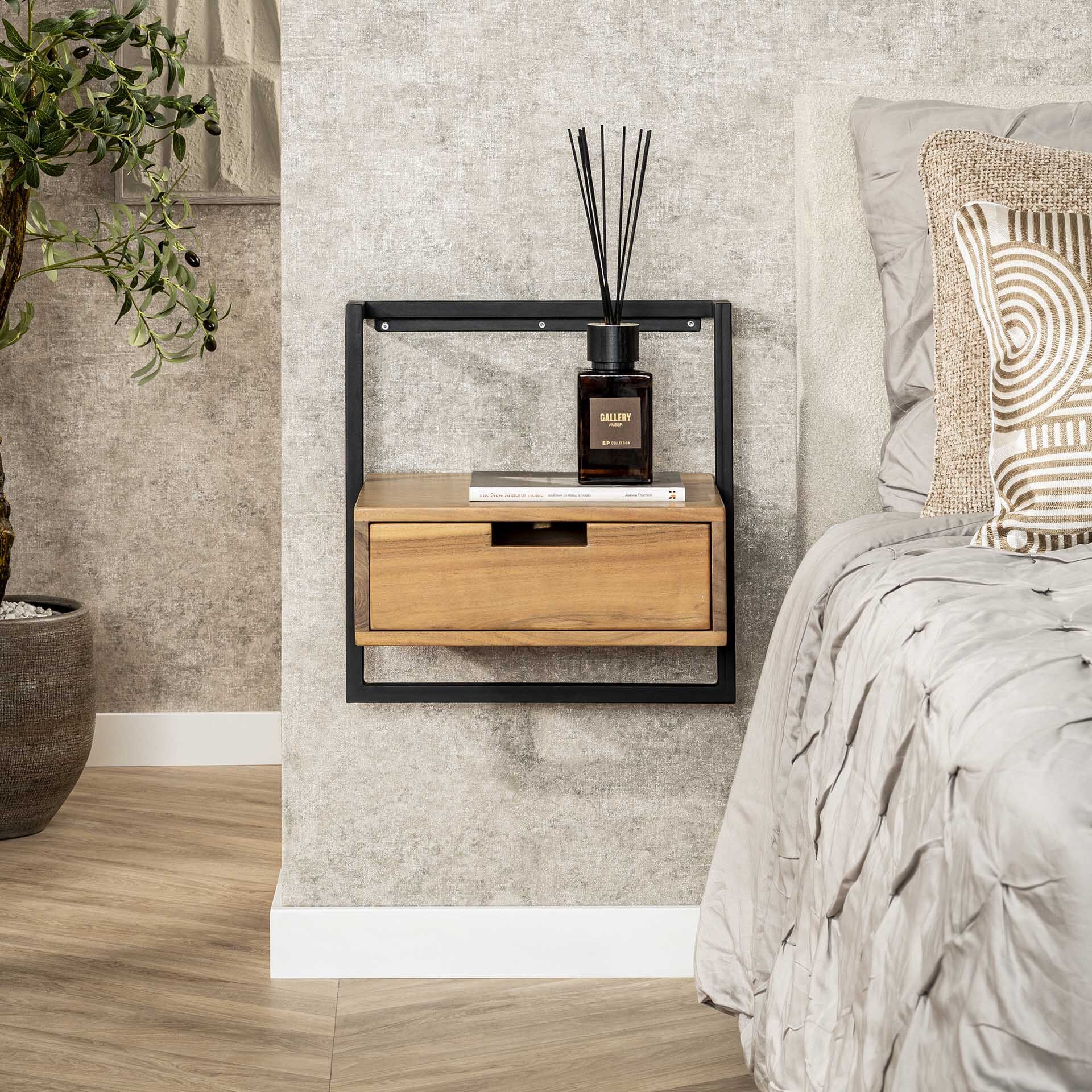 Cruz nachtkastje van LifestyleFurn – Natuurlijk acaciahout ontmoet strak metaal