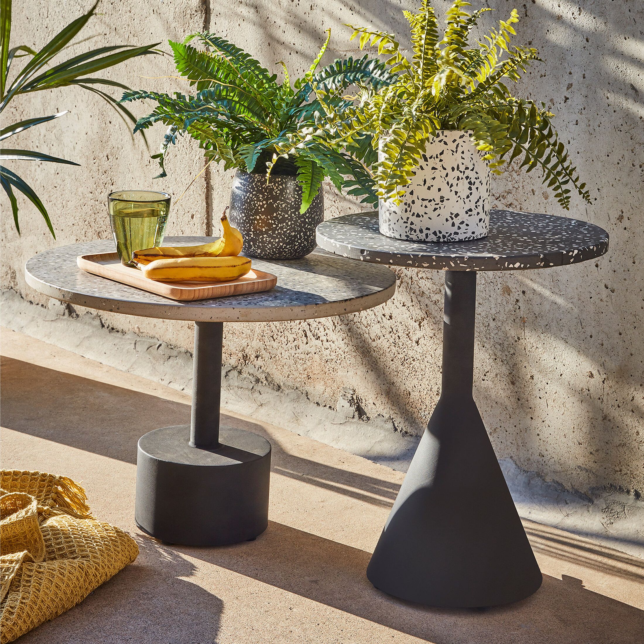 Delano Bijzettafel 40 cm – Strak Zwart Design van Kave Home