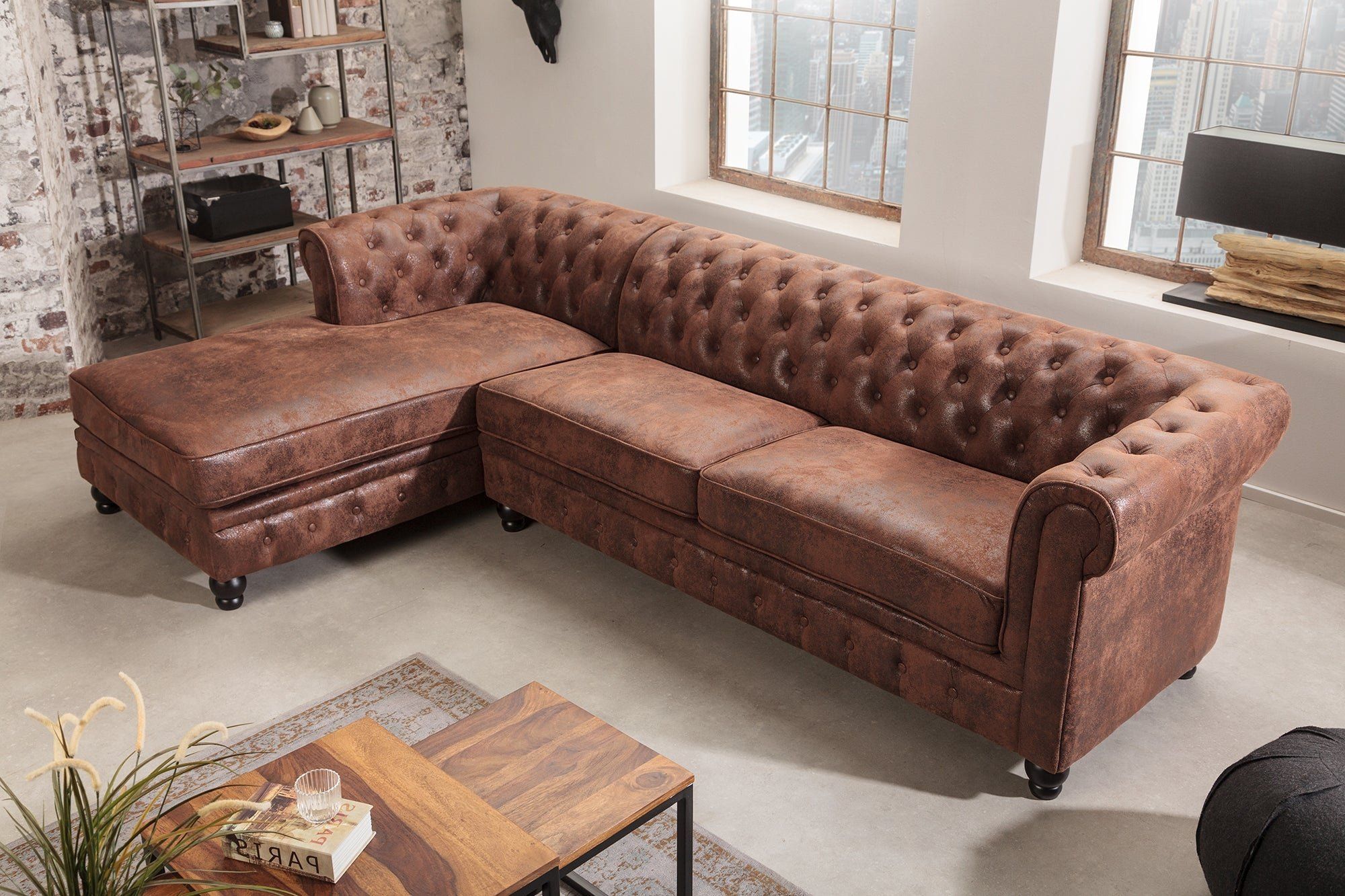 Designhoekbank Chesterfield 270 cm – Antiek Bruin Microvezel met Ottomaanse Zitbanklinks