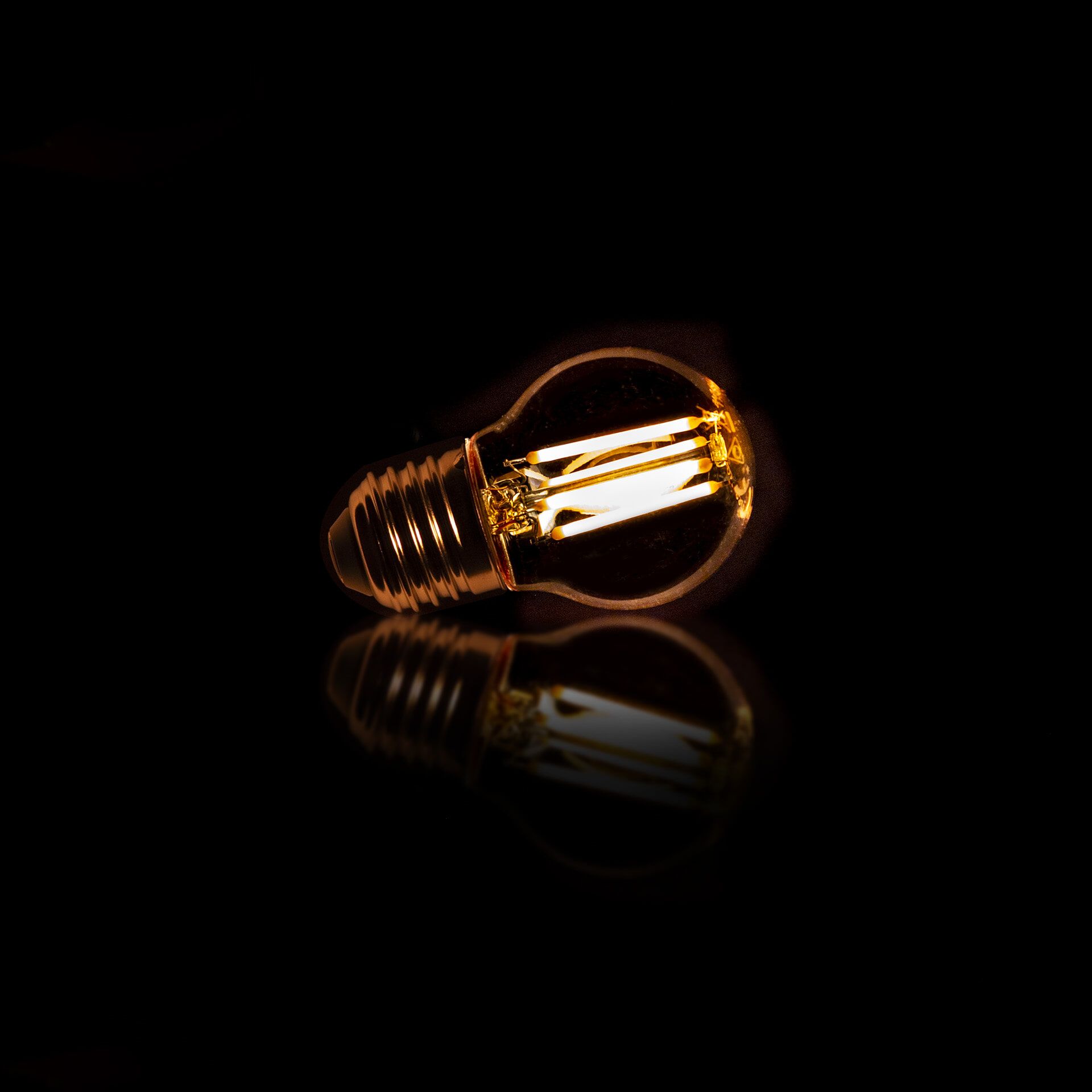 Dimbare Gouden Mini LED Bol Lamp – 4W, E27, Warm 2100K