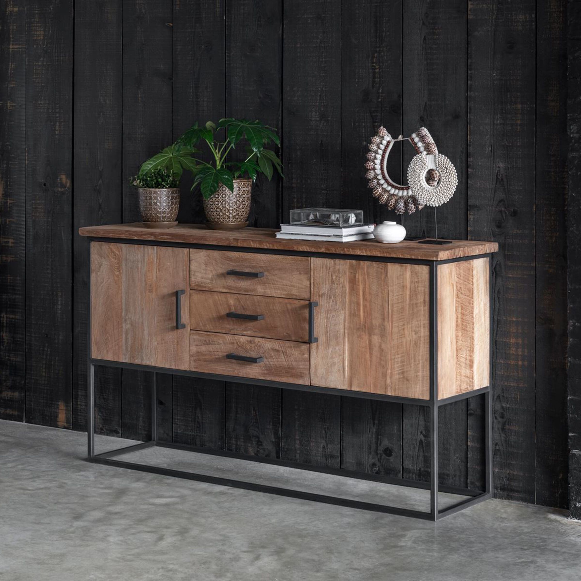 DTP Home Dressoir Beam – Tijdloos teakhout in een modern metalen frame (158 cm)