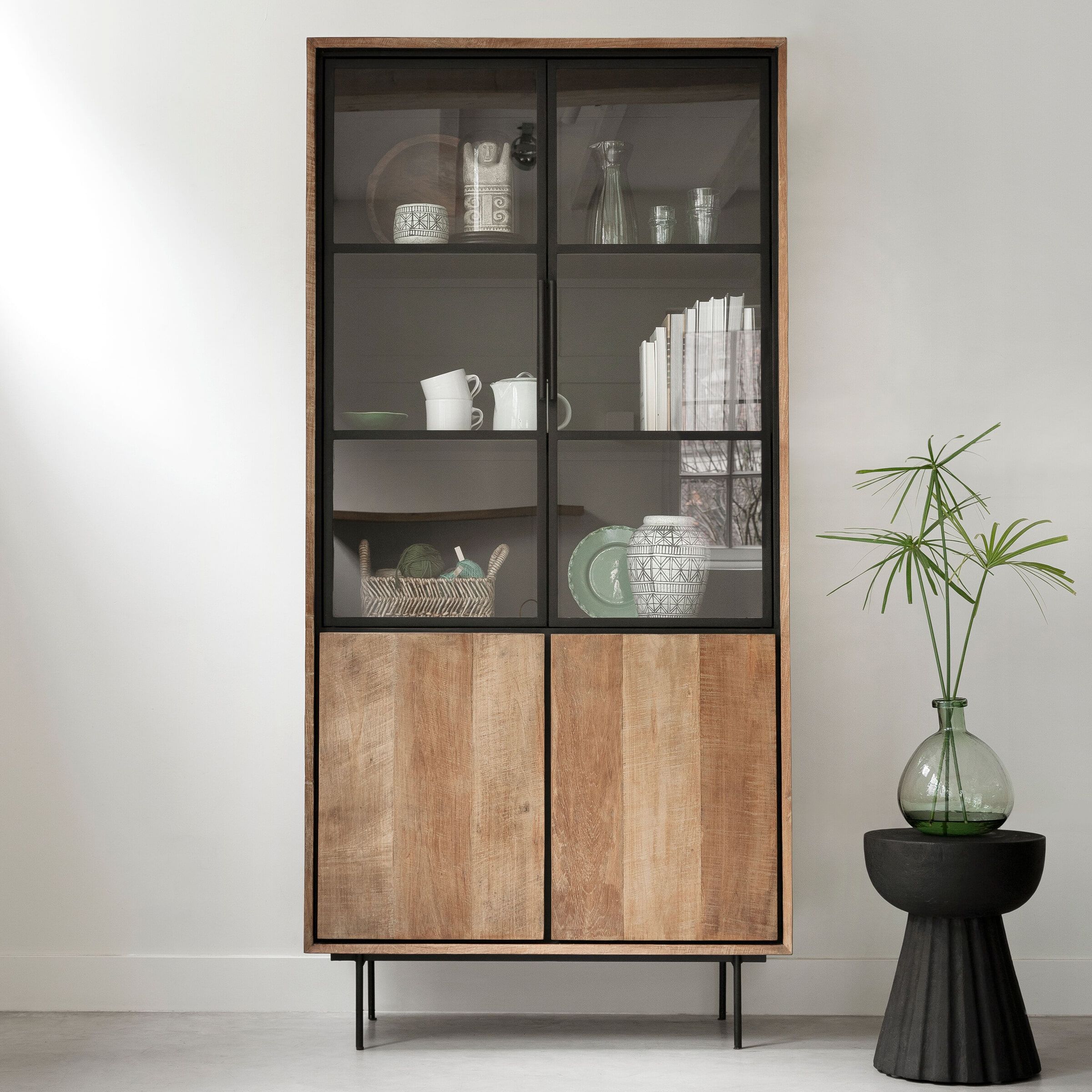 DTP Home Metropole vitrinekast van teakhout – stijlvolle opbergruimte 210 × 100 cm