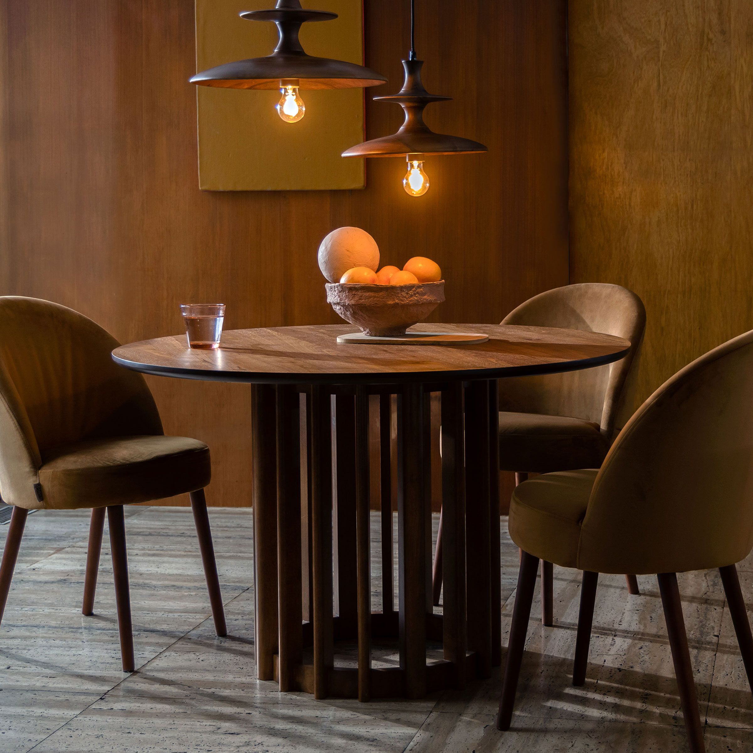 Dutchbone Barlet Ronde Eettafel 120 cm – Warme Walnoot met karakteristiek onderstel