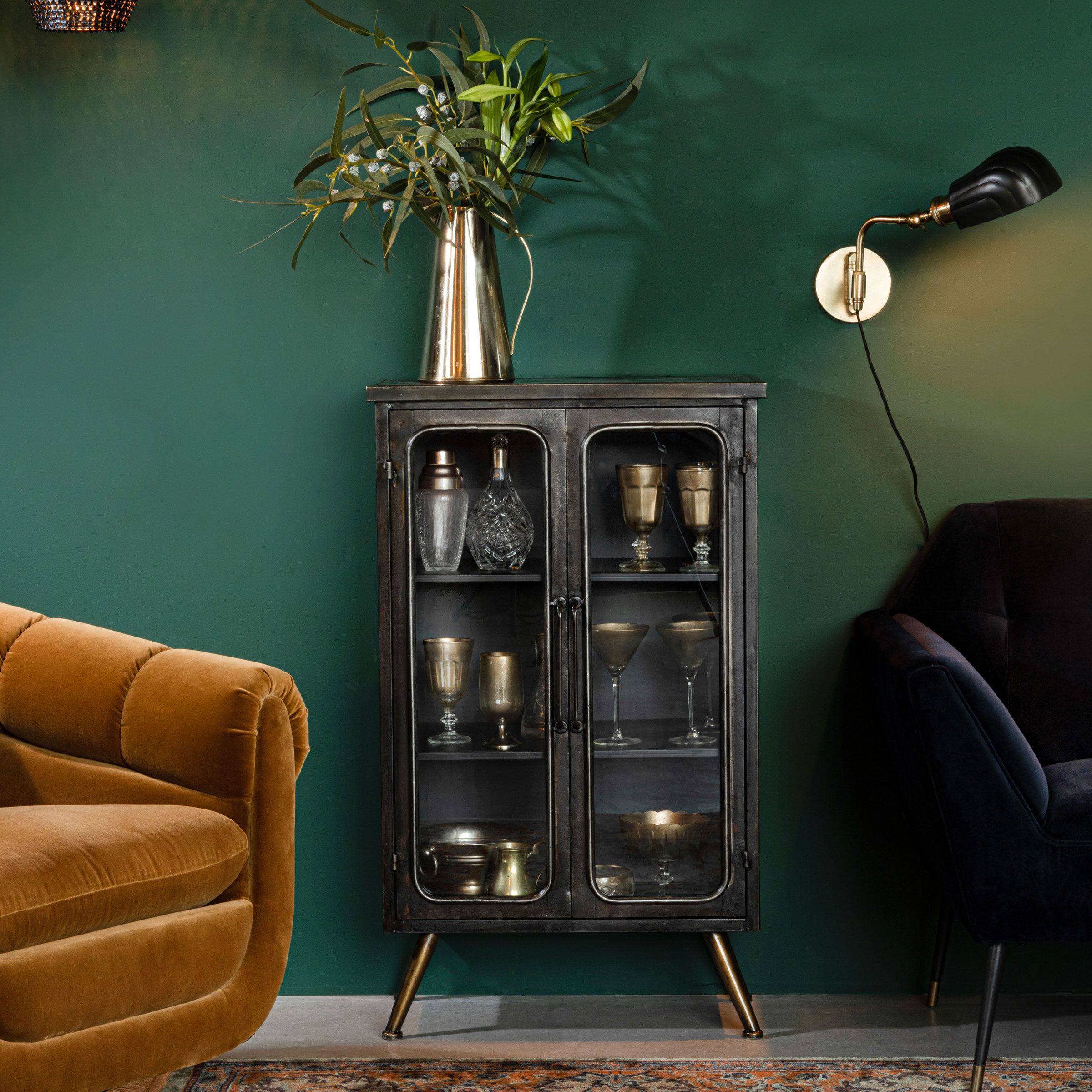 Dutchbone Denza Opbergkast – Vintage Glazen Deuren in Zwart (100 × 60 cm)