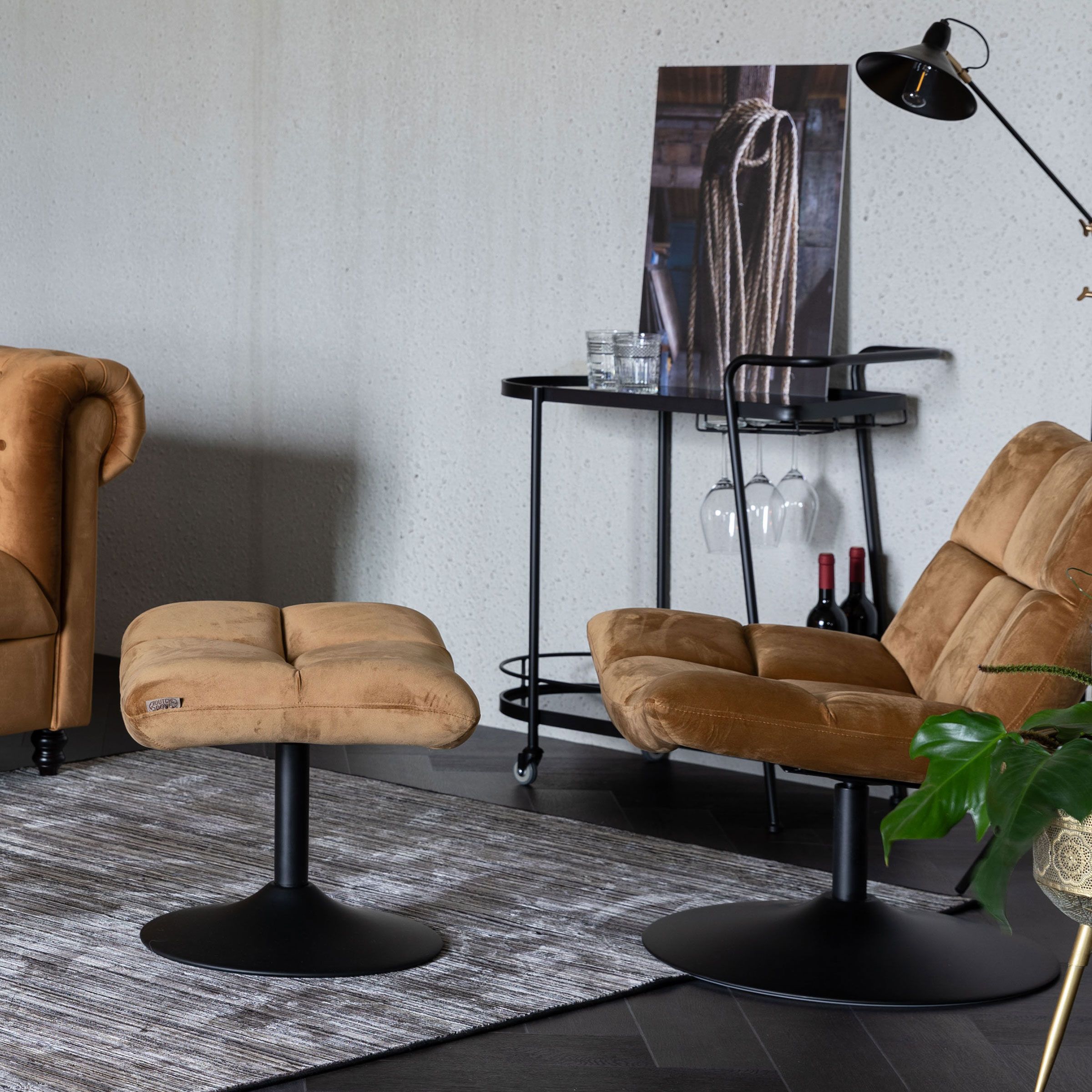 Dutchbone Hocker Bar Velvet – Luxe gouden poef voor ultiem comfort