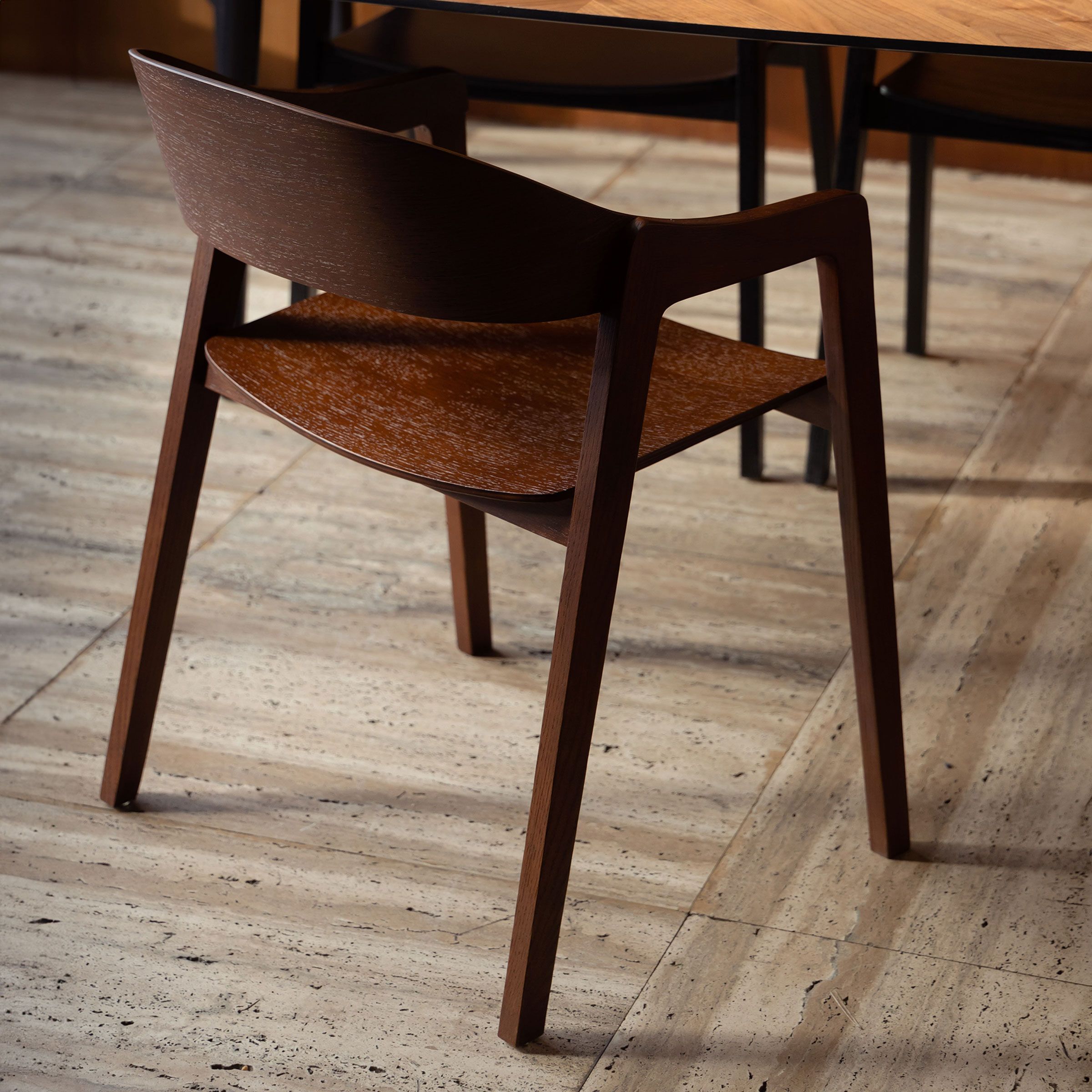 Dutchbone Westlake Eetkamerstoel – Warm eikenhouten design in walnoot